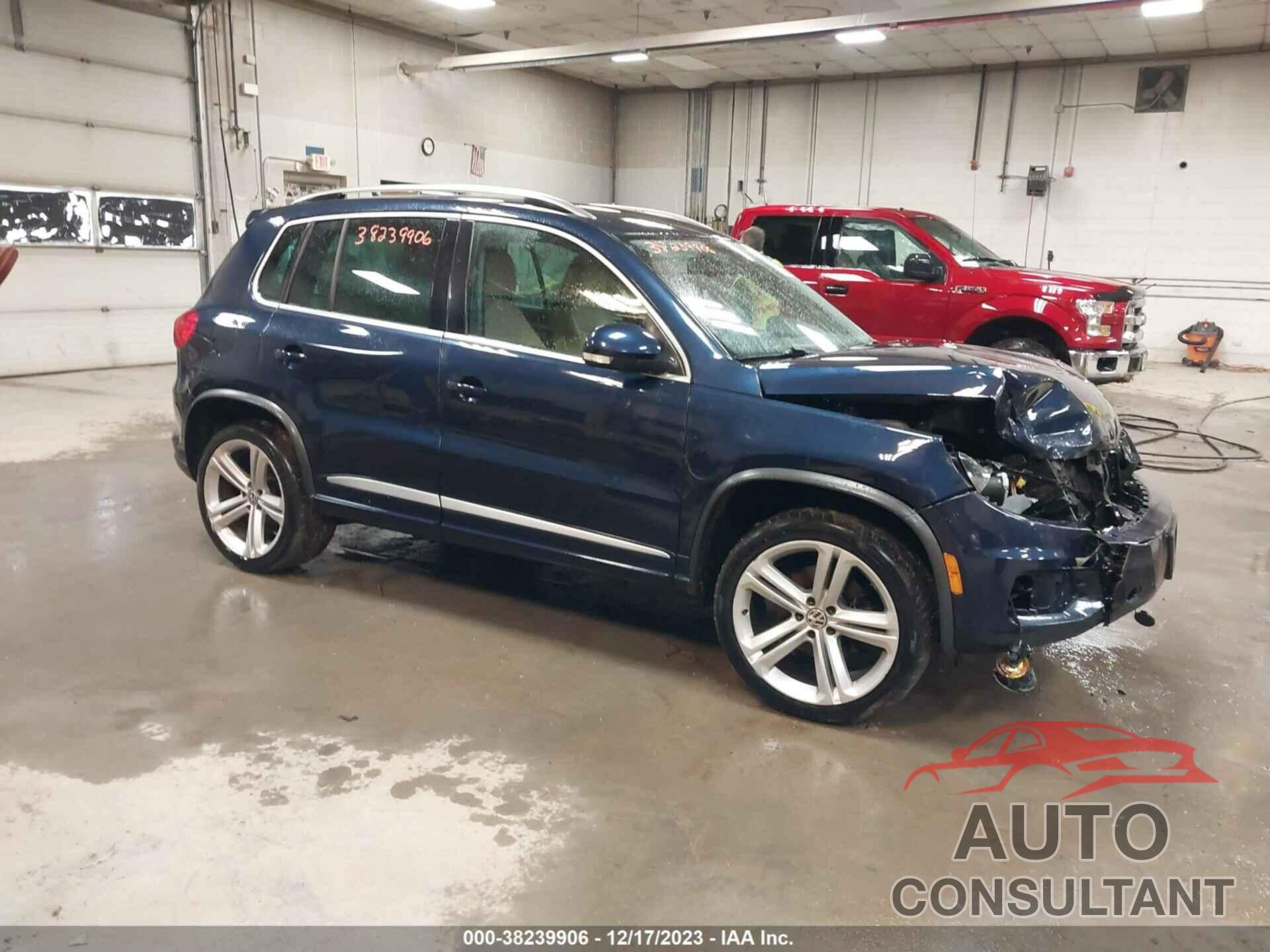 VOLKSWAGEN TIGUAN 2016 - WVGBV7AXXGW058313