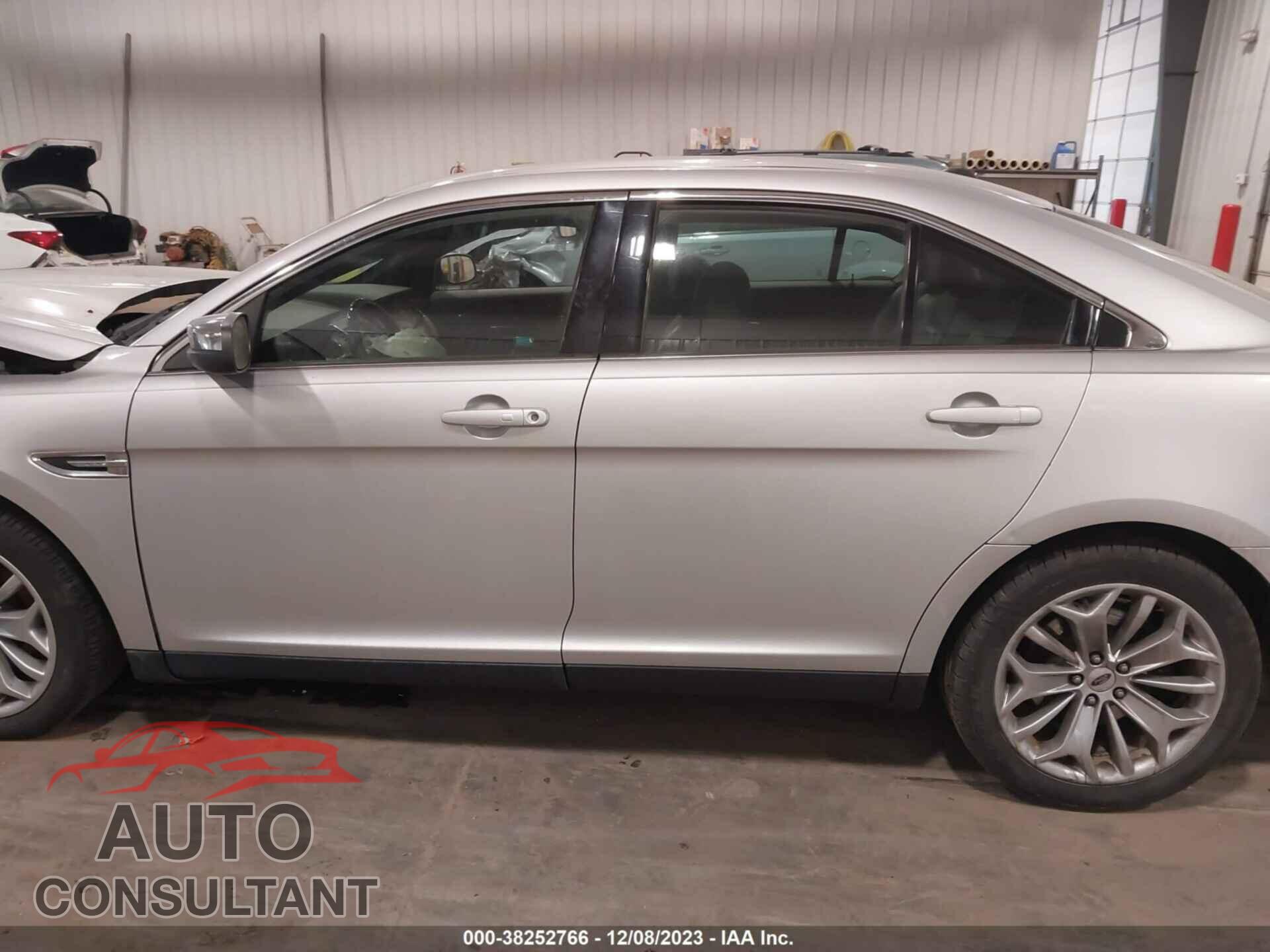 FORD TAURUS 2017 - 1FAHP2F83HG113036