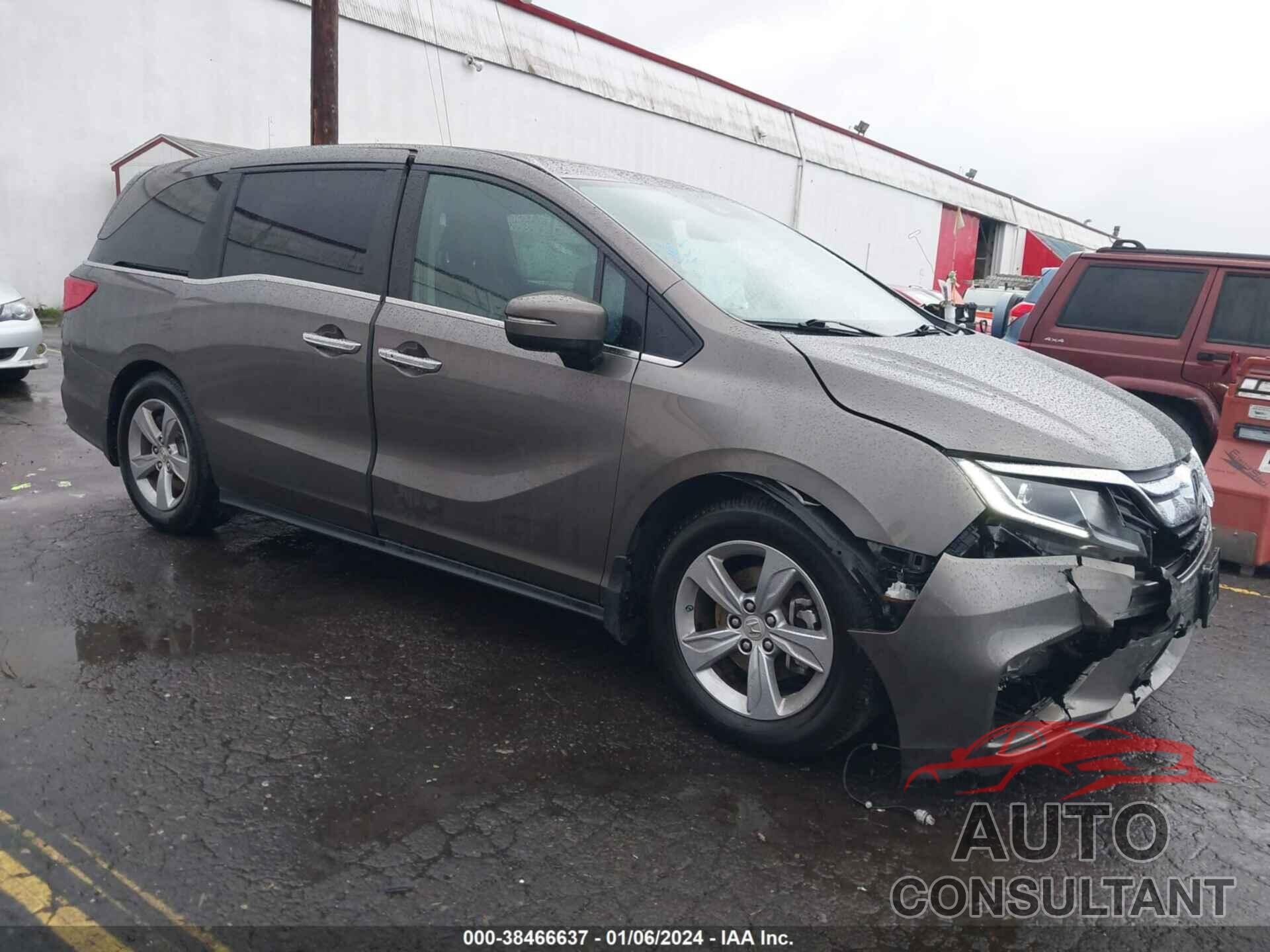 HONDA ODYSSEY 2018 - 5FNRL6H74JB066198