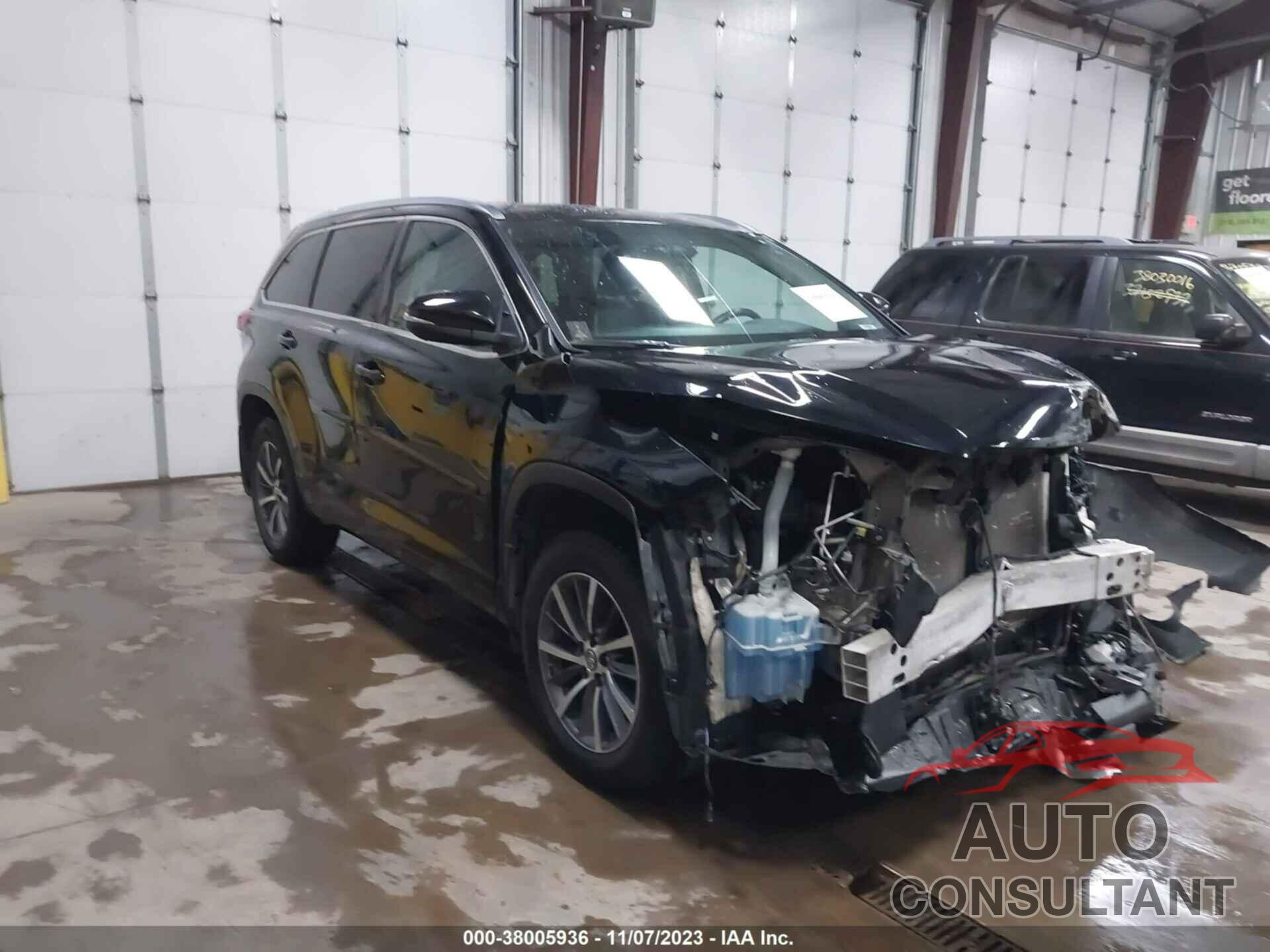 TOYOTA HIGHLANDER 2018 - 5TDJZRFH4JS532412