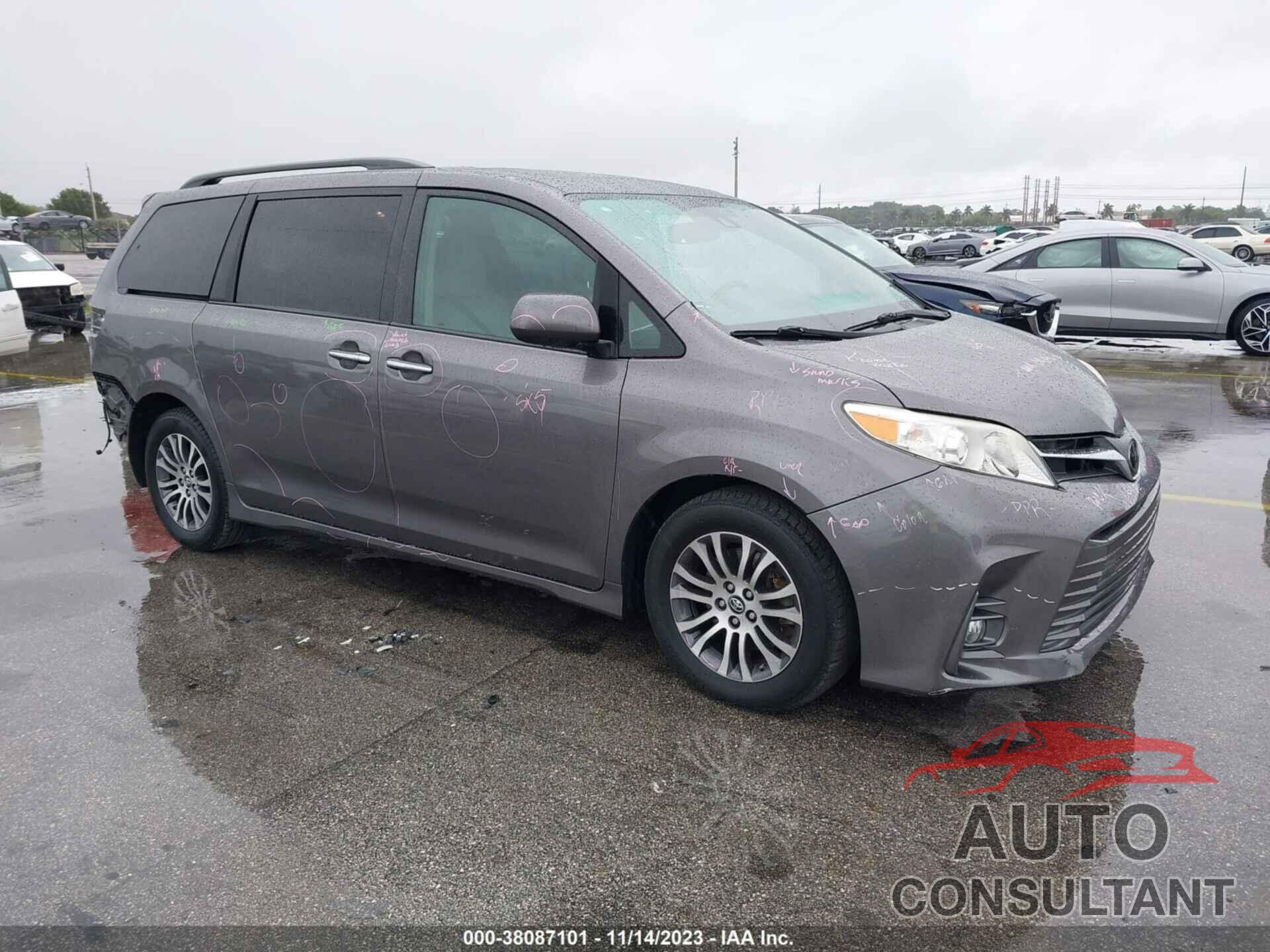 TOYOTA SIENNA 2018 - 5TDYZ3DCXJS905360