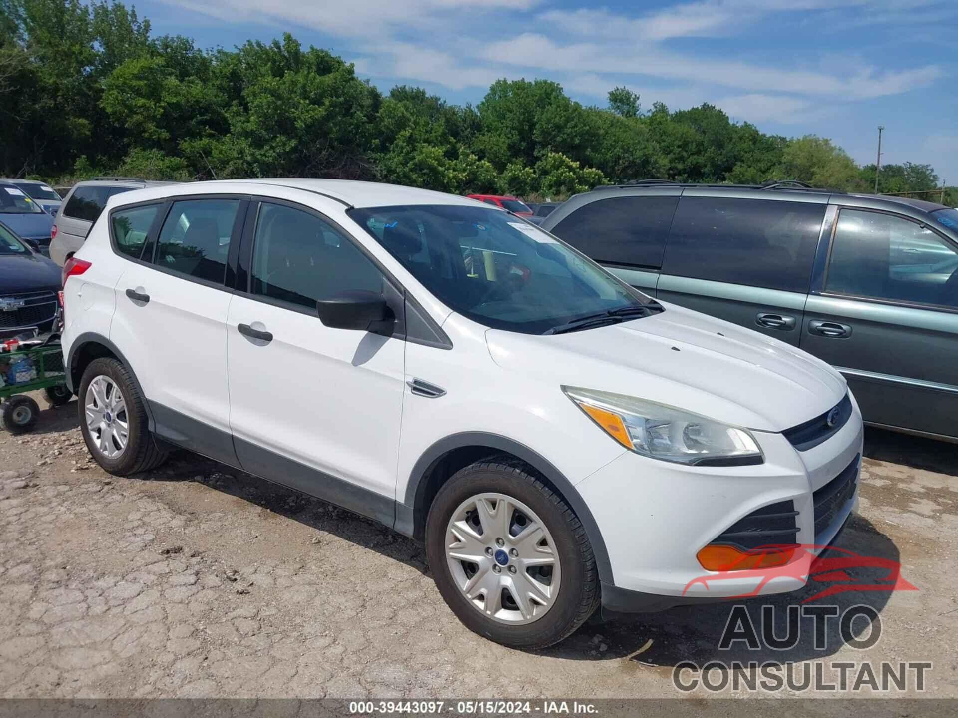 FORD ESCAPE 2016 - 1FMCU0F72GUB07104