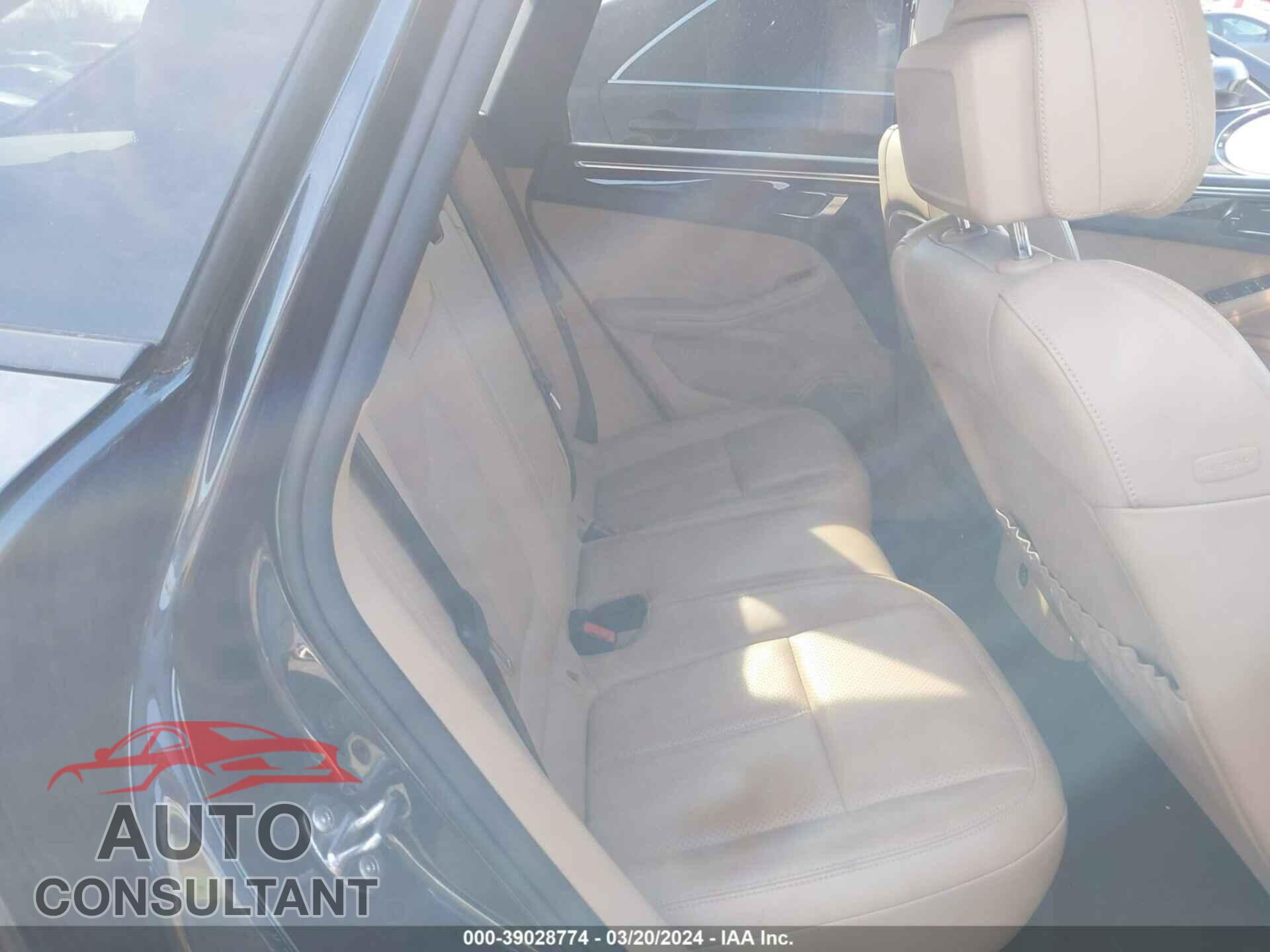 PORSCHE MACAN 2018 - WP1AA2A59JLB00975