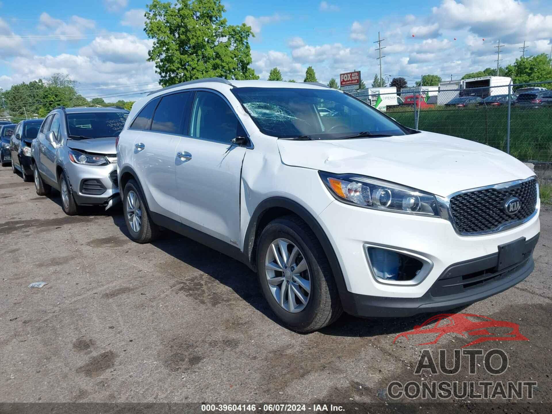 KIA SORENTO 2017 - 5XYPGDA38HG328086
