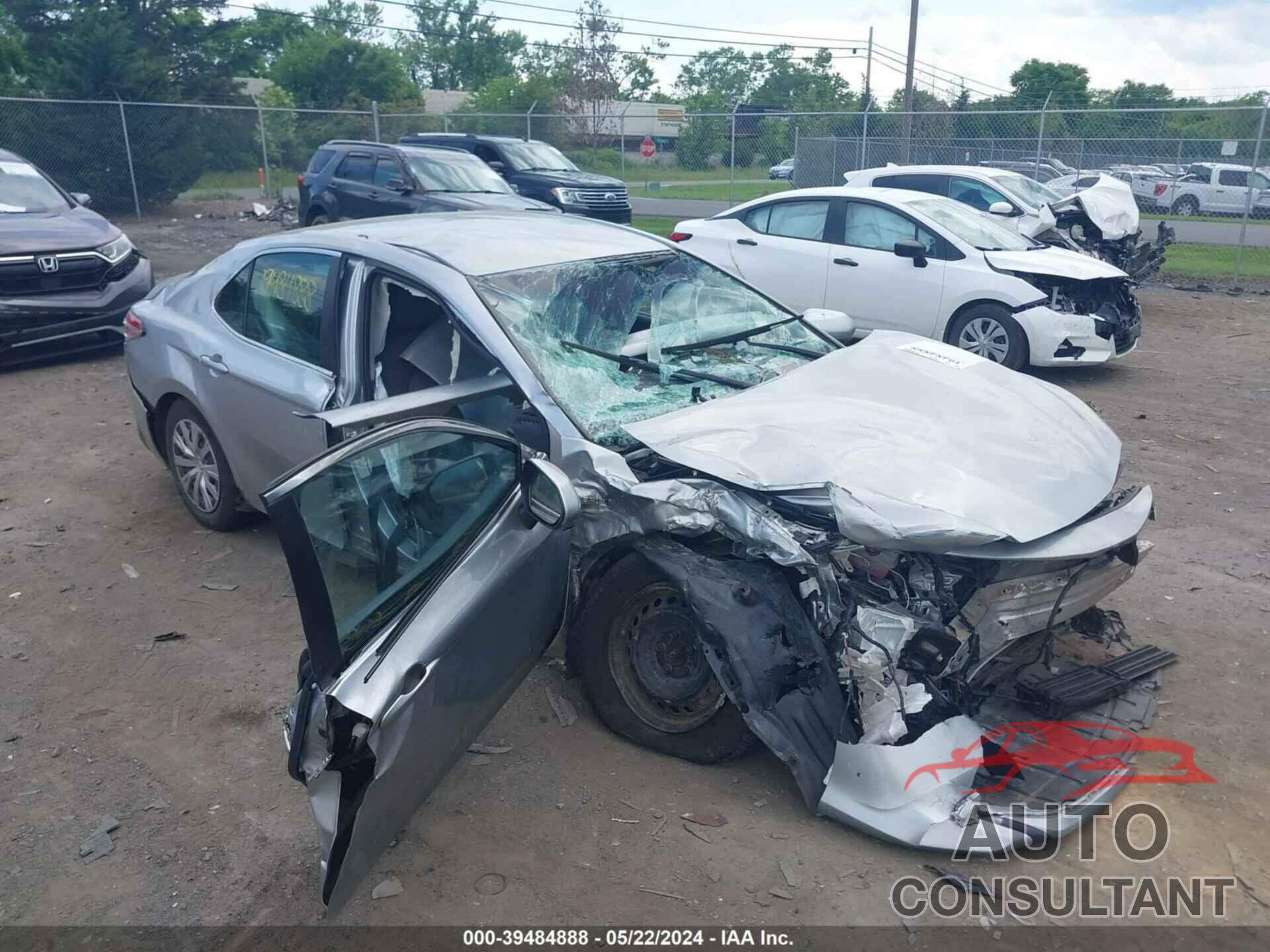 TOYOTA CAMRY 2018 - 4T1B31HK8JU506208