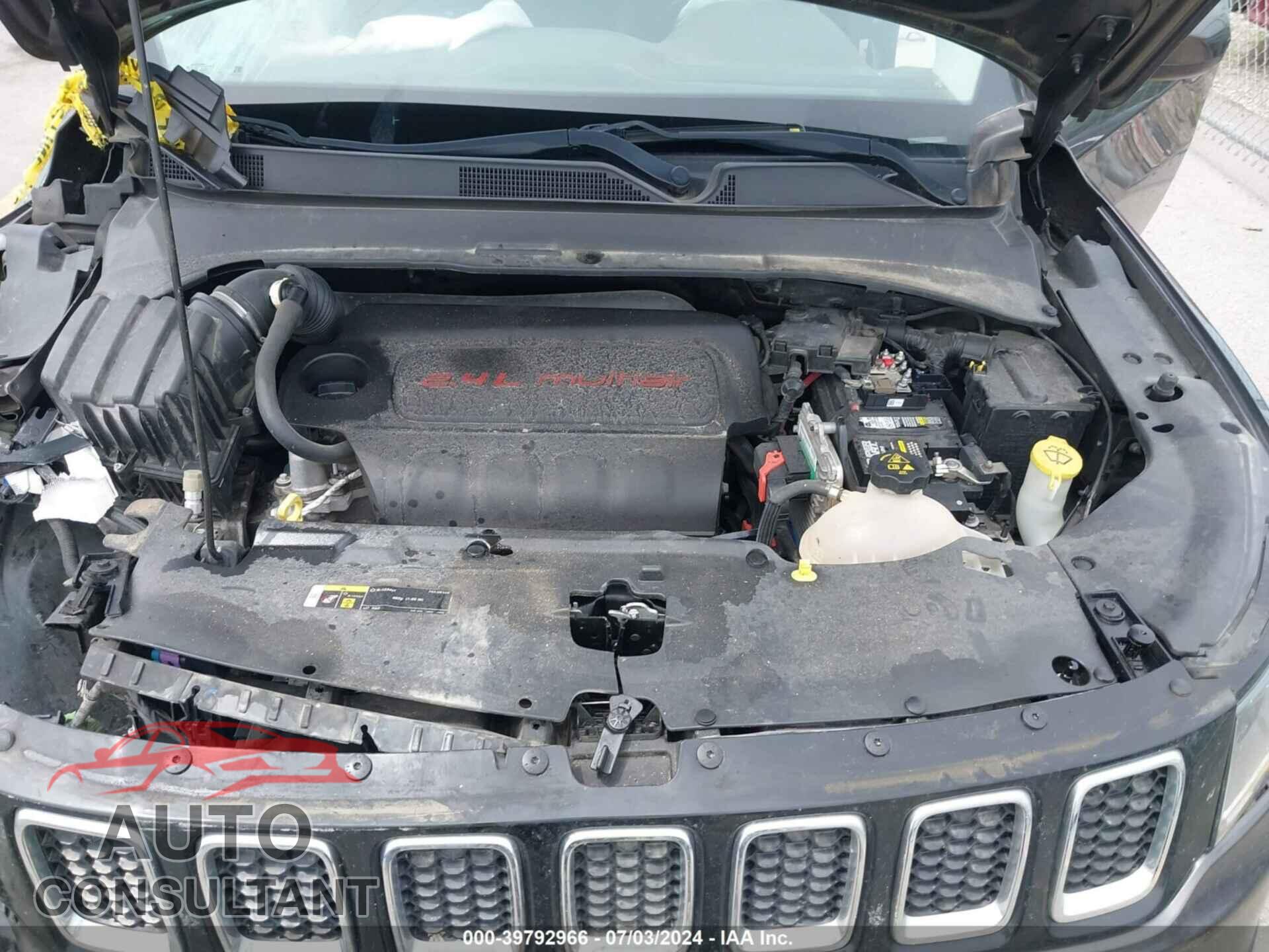 JEEP COMPASS 2018 - 3C4NJCBB3JT318735