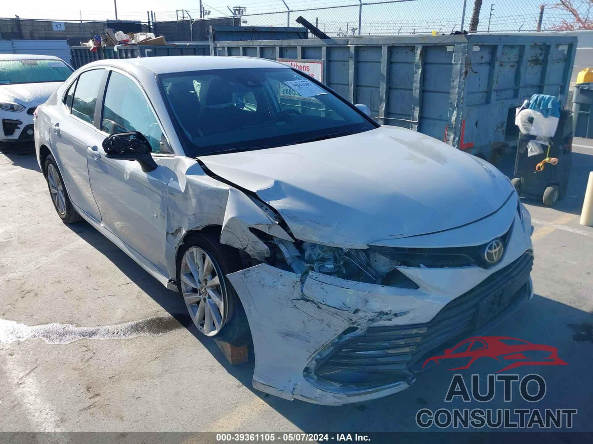 TOYOTA CAMRY 2022 - 4T1C11AK0NU014394