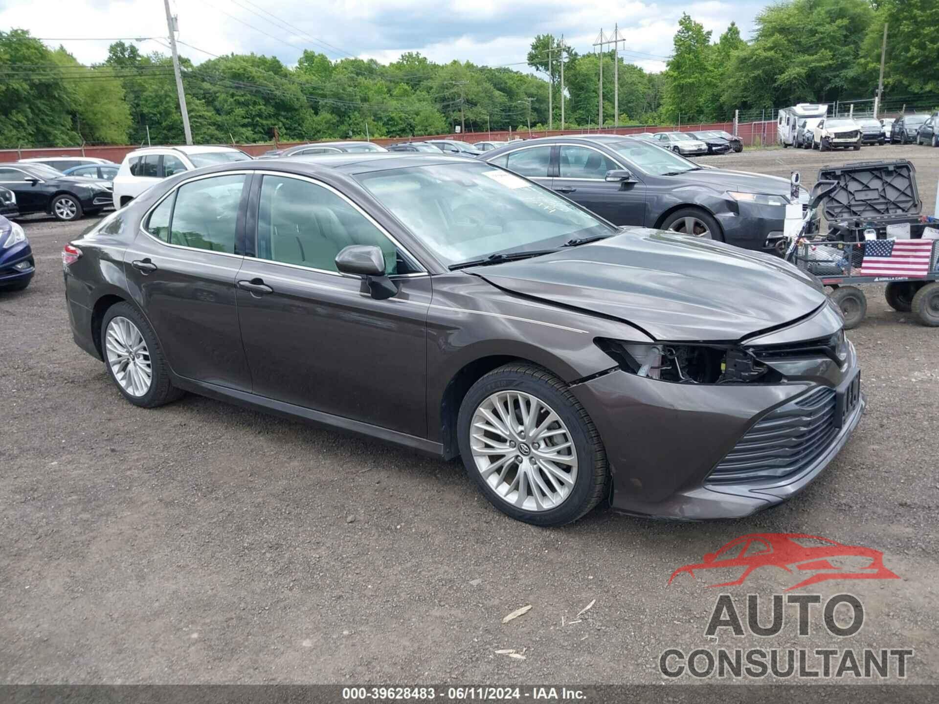 TOYOTA CAMRY 2019 - 4T1B11HK2KU789356
