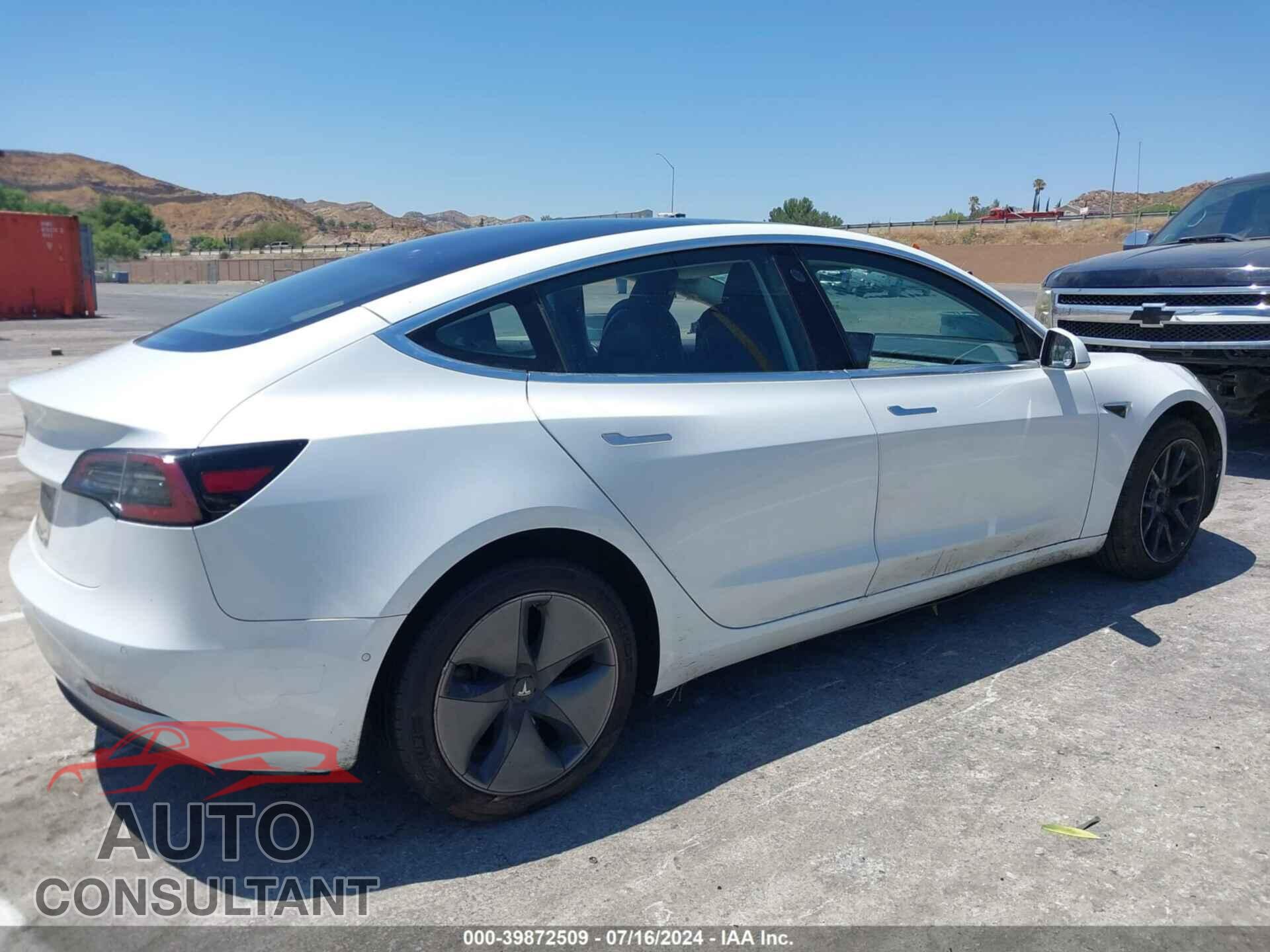 TESLA MODEL 3 2018 - 5YJ3E1EA0JF031922