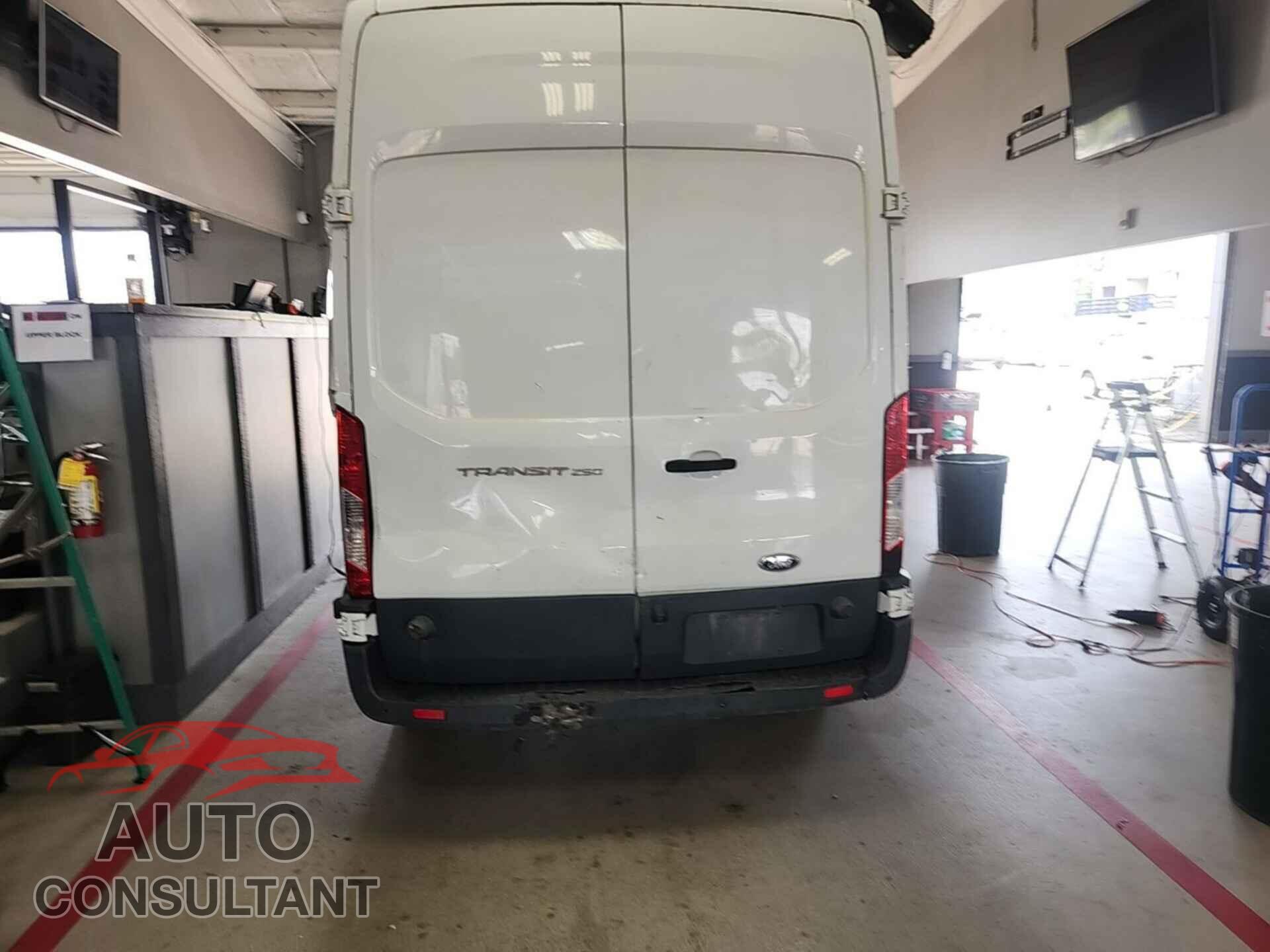 FORD TRANSIT 2016 - 1FTYR2XMXGKB06502