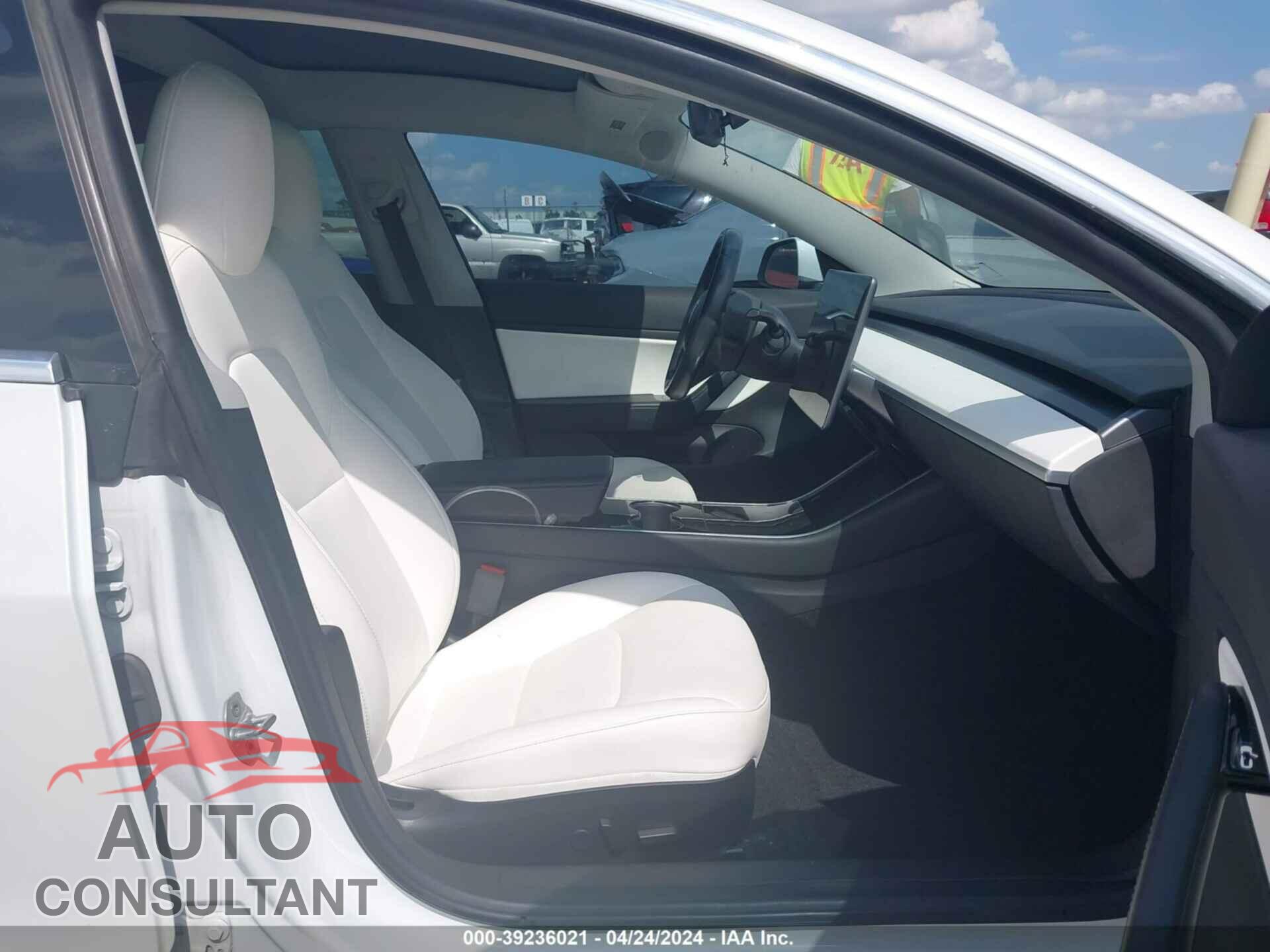 TESLA MODEL 3 2019 - 5YJ3E1EA8KF332875