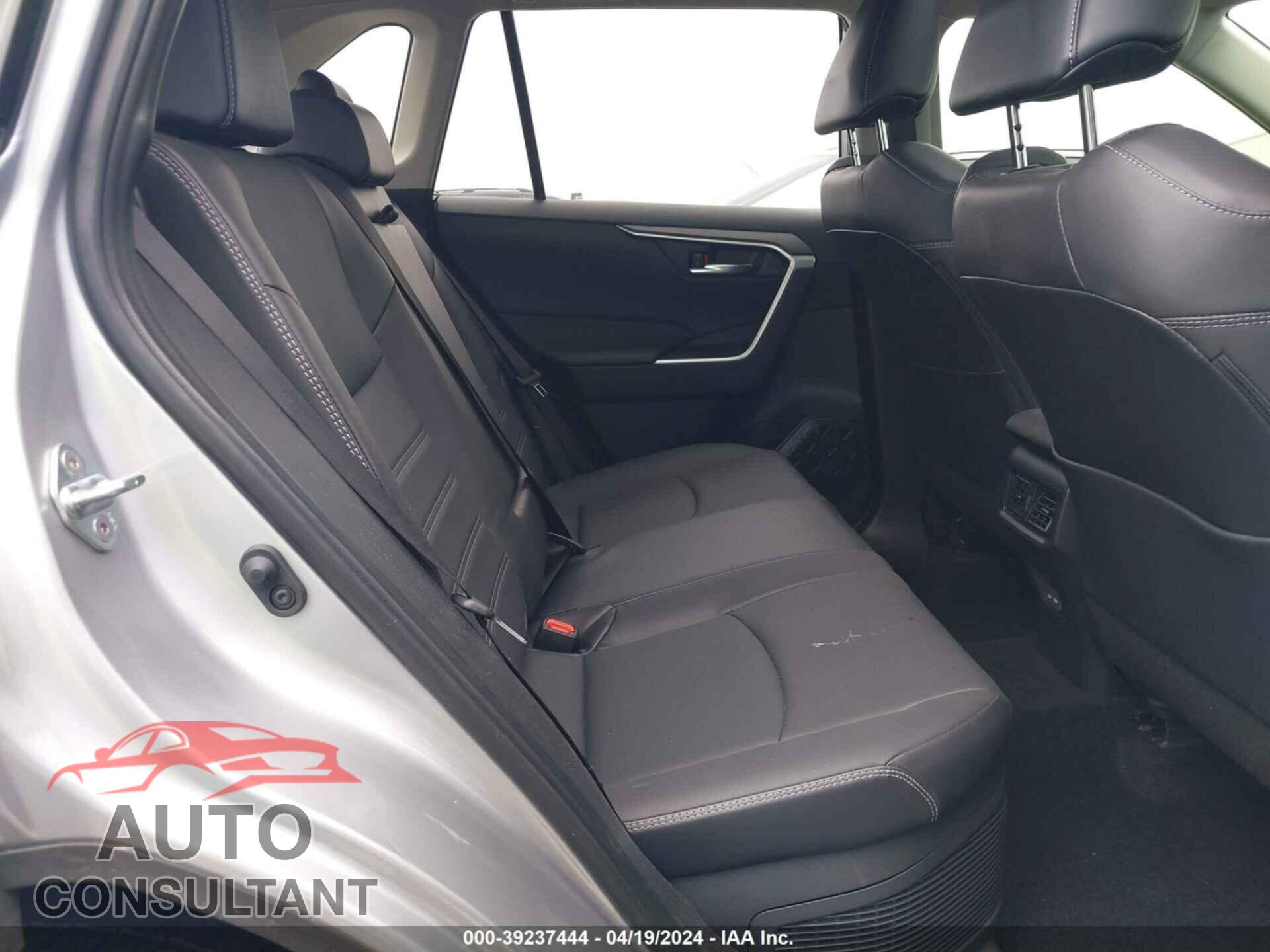 TOYOTA RAV4 2023 - JTMB6RFV6PD102713