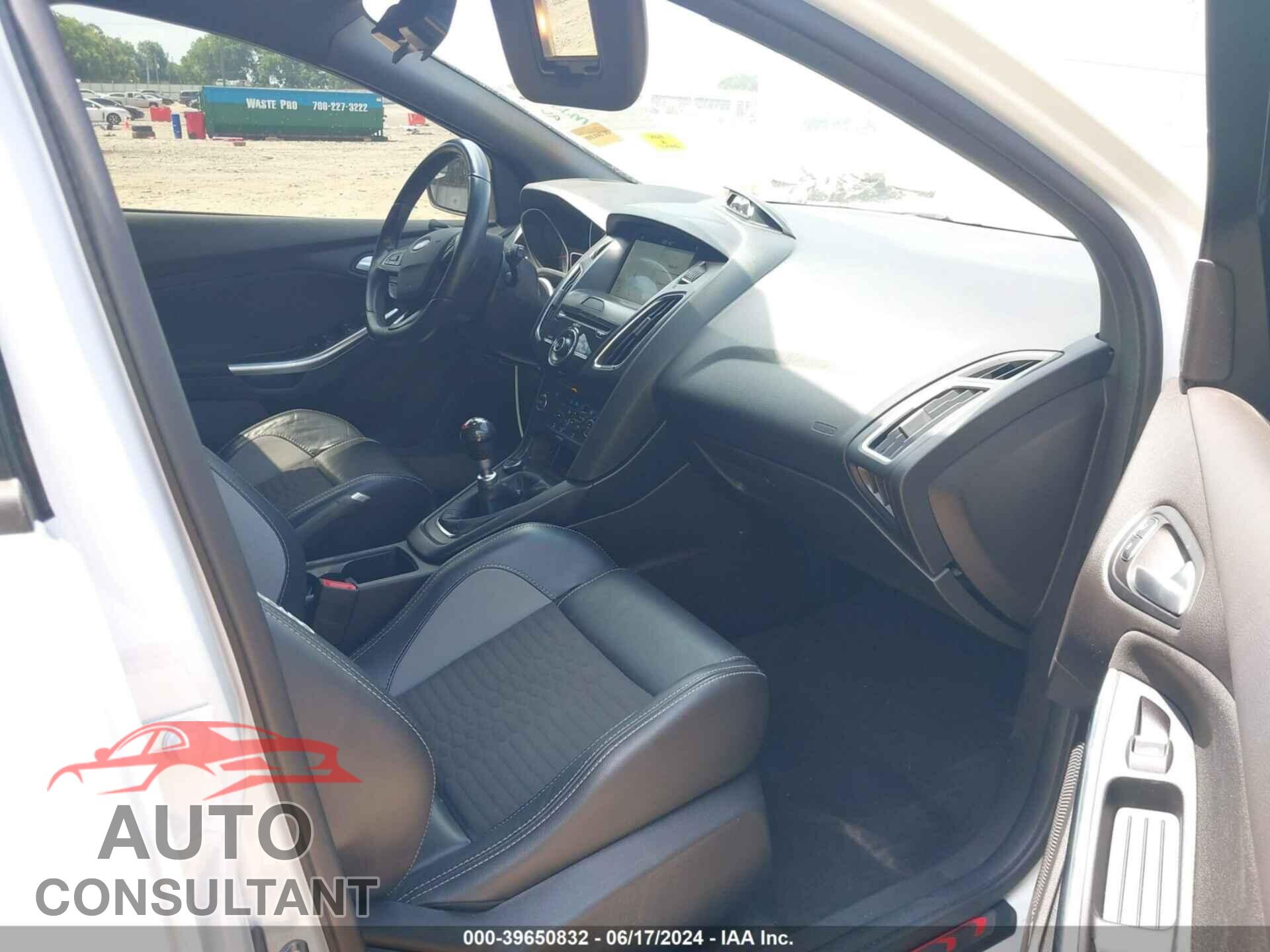 FORD FOCUS ST 2017 - 1FADP3L91HL303037
