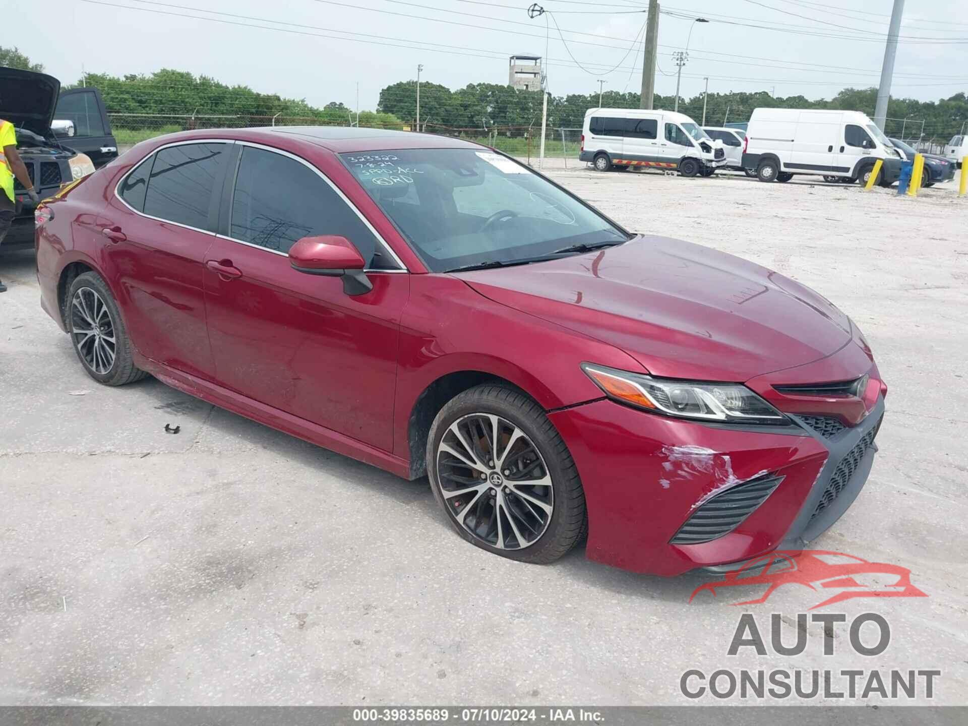 TOYOTA CAMRY 2018 - 4T1B11HK4JU597645
