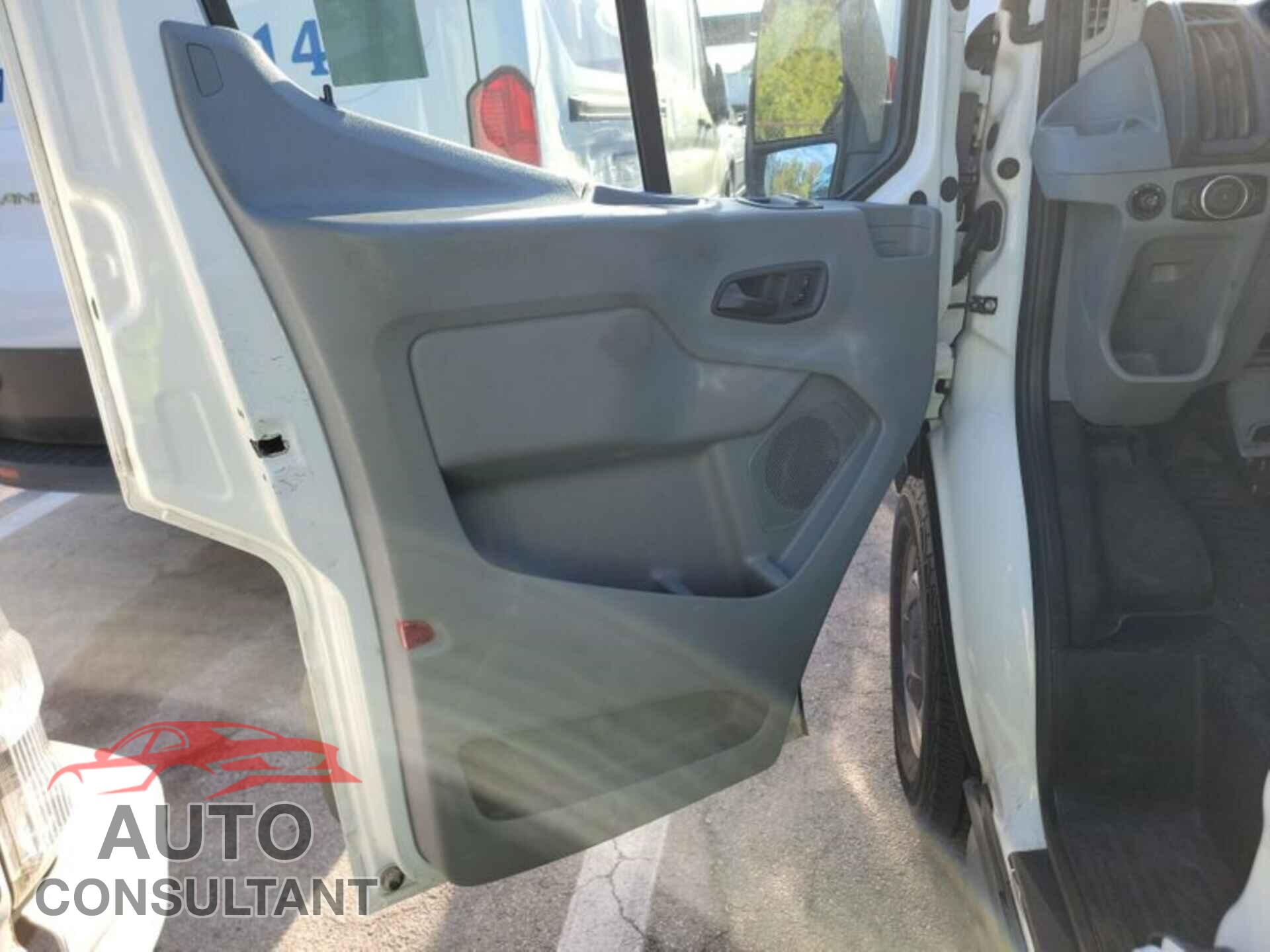 FORD TRANSIT-250 2017 - 1FTYR1YM1HKB32982