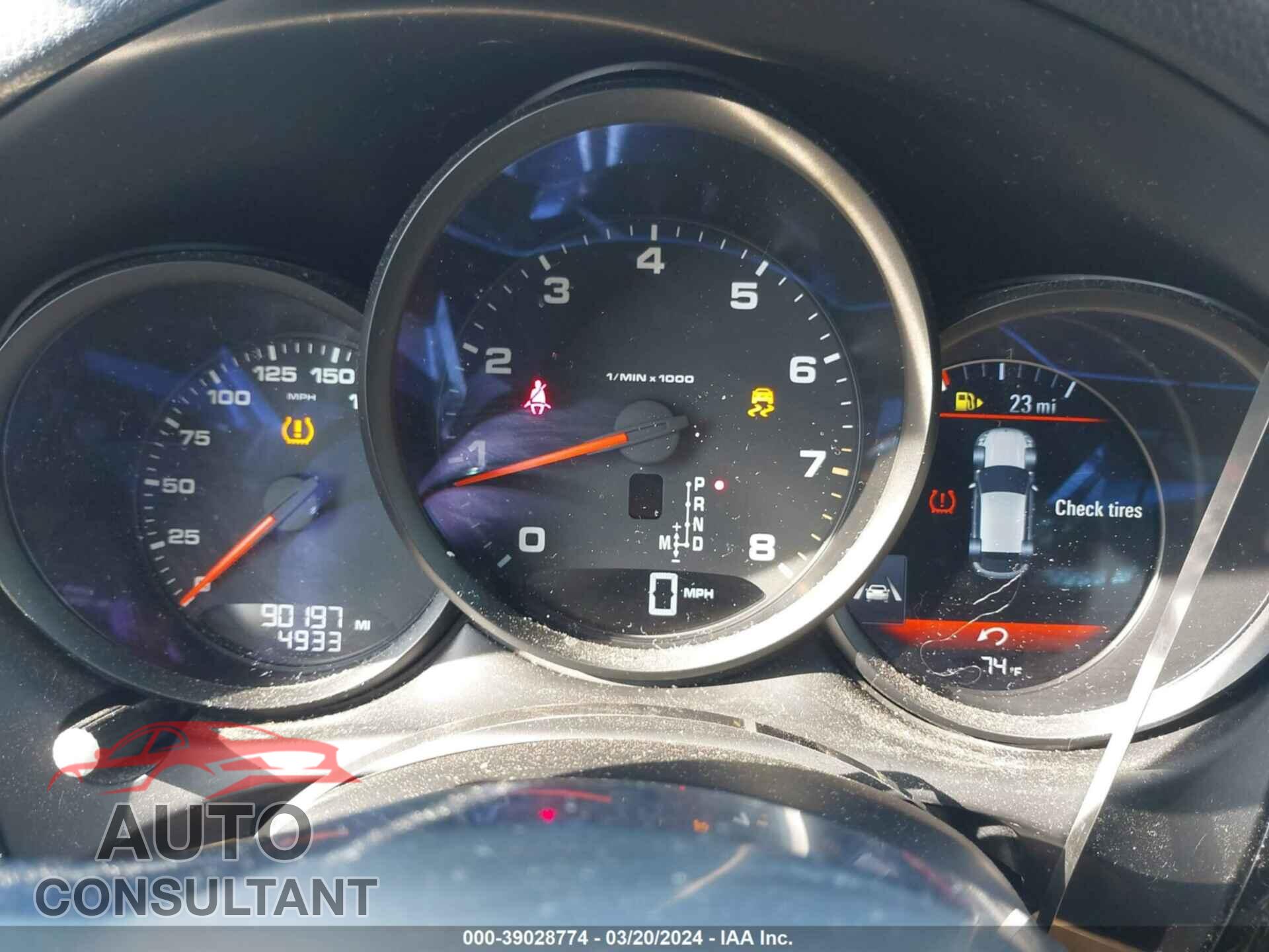 PORSCHE MACAN 2018 - WP1AA2A59JLB00975