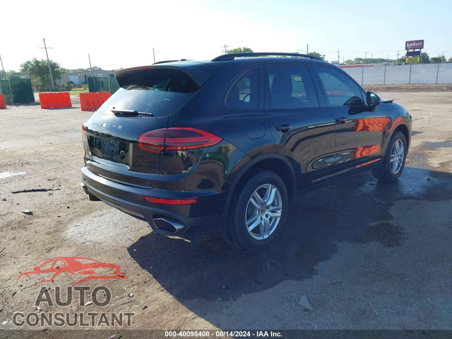 PORSCHE CAYENNE 2017 - WP1AA2A23HKA92085