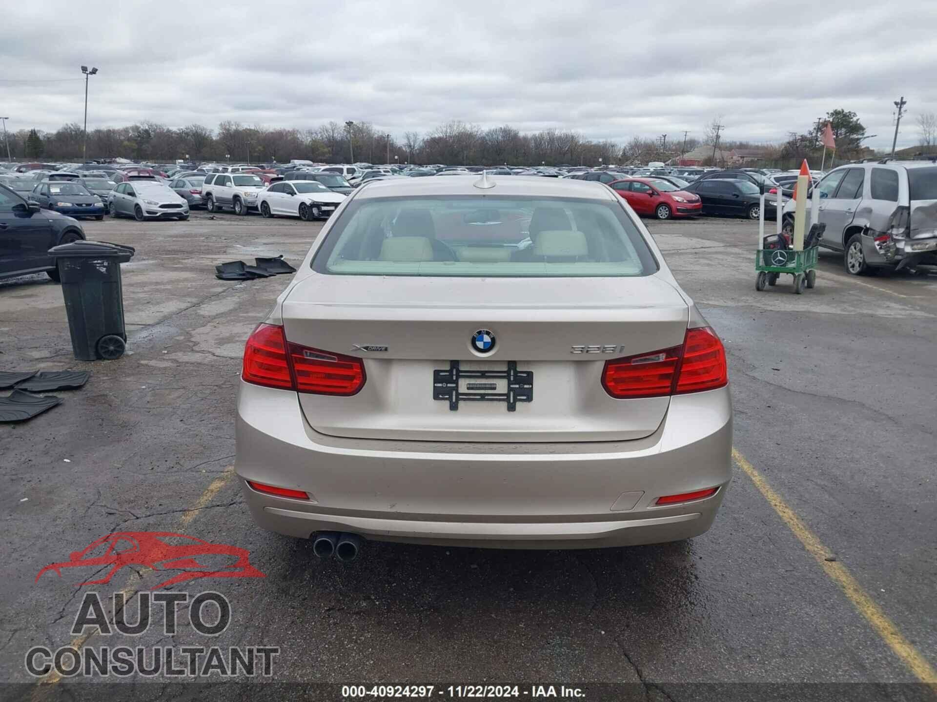 BMW 328I 2013 - WBA3B3G59DNP38413
