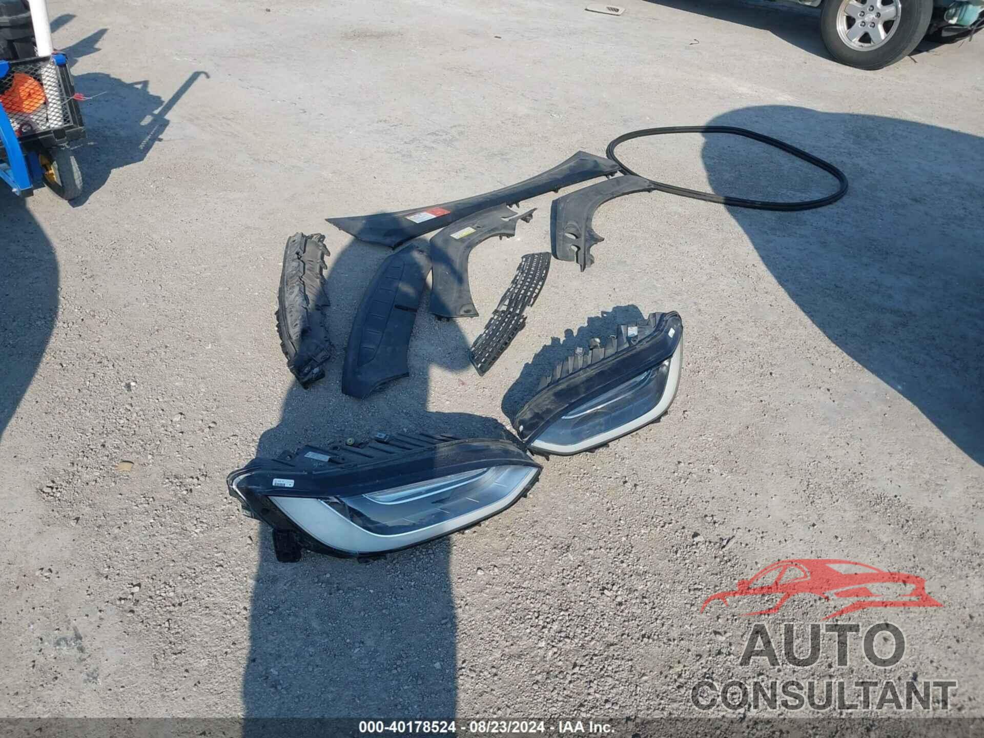 TESLA MODEL X 2016 - 5YJXCBE21GF023715