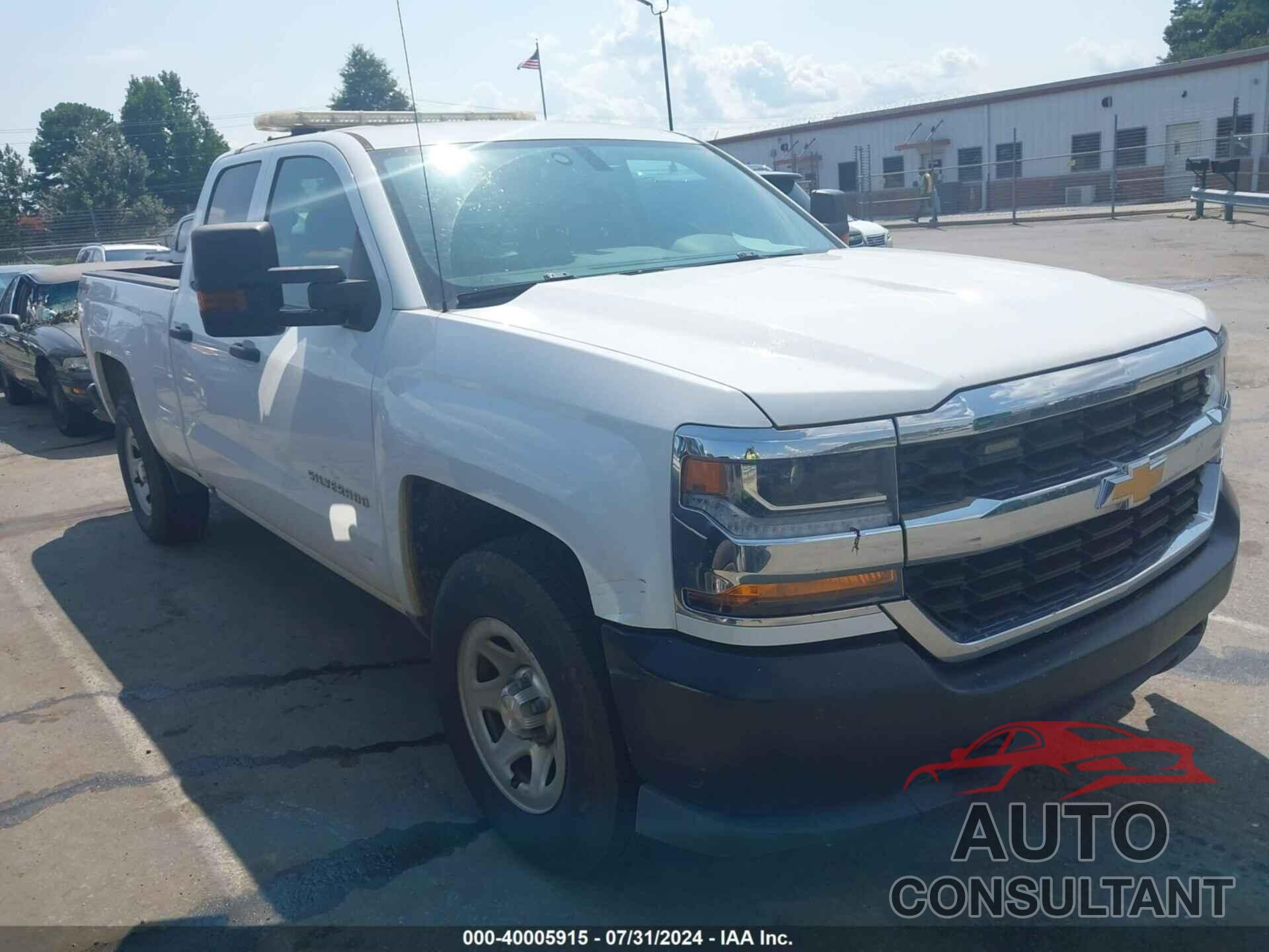 CHEVROLET SILVERADO 1500 2018 - 1GCVKNEC1JZ298376