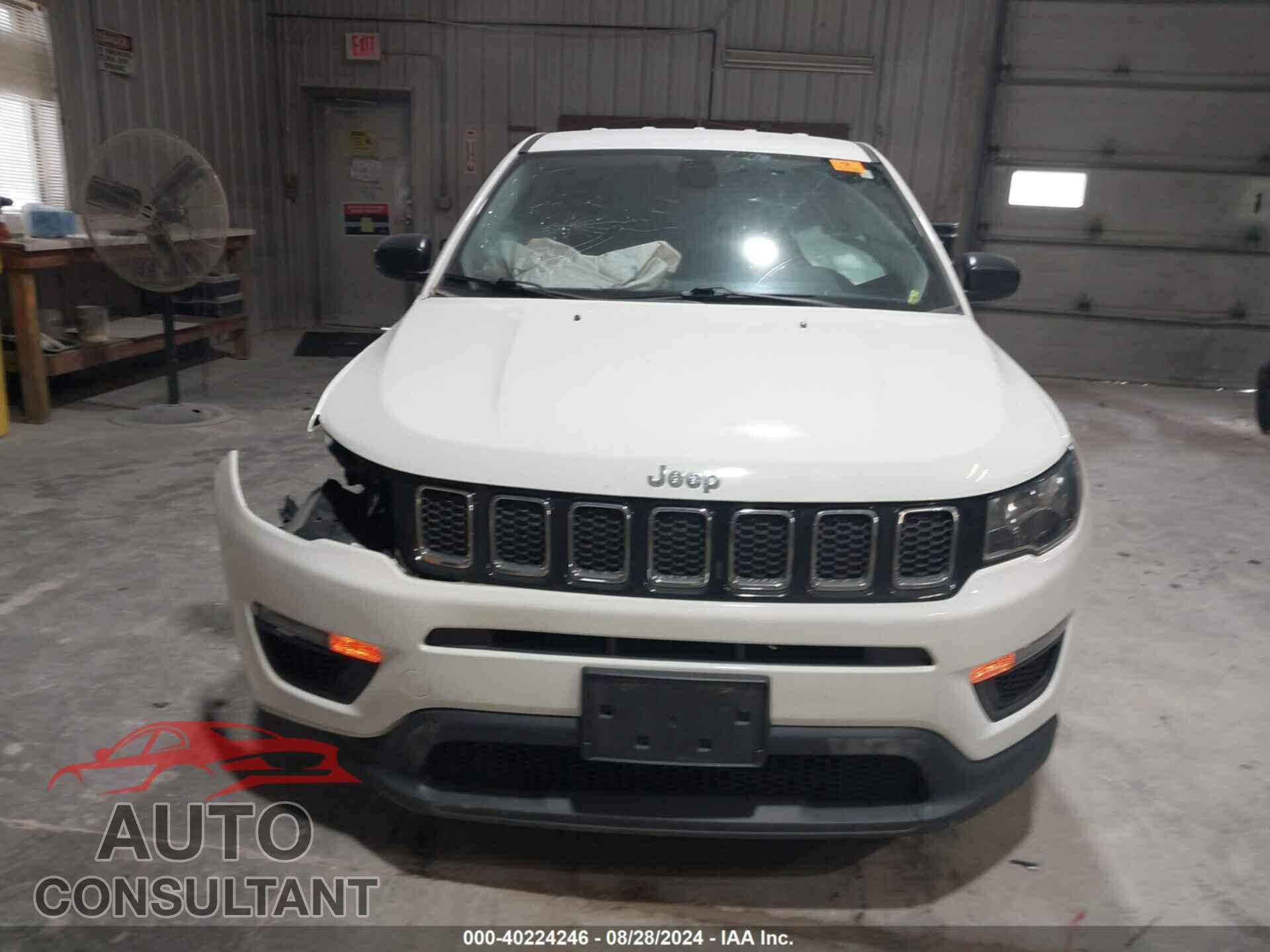 JEEP COMPASS 2018 - 3C4NJCAB3JT356421