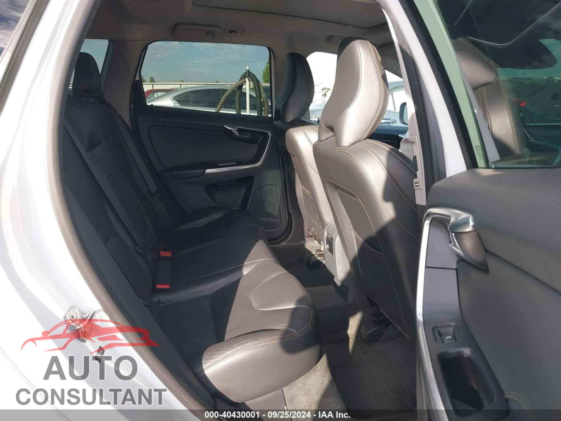 VOLVO XC60 2017 - YV440MRR4H2193065