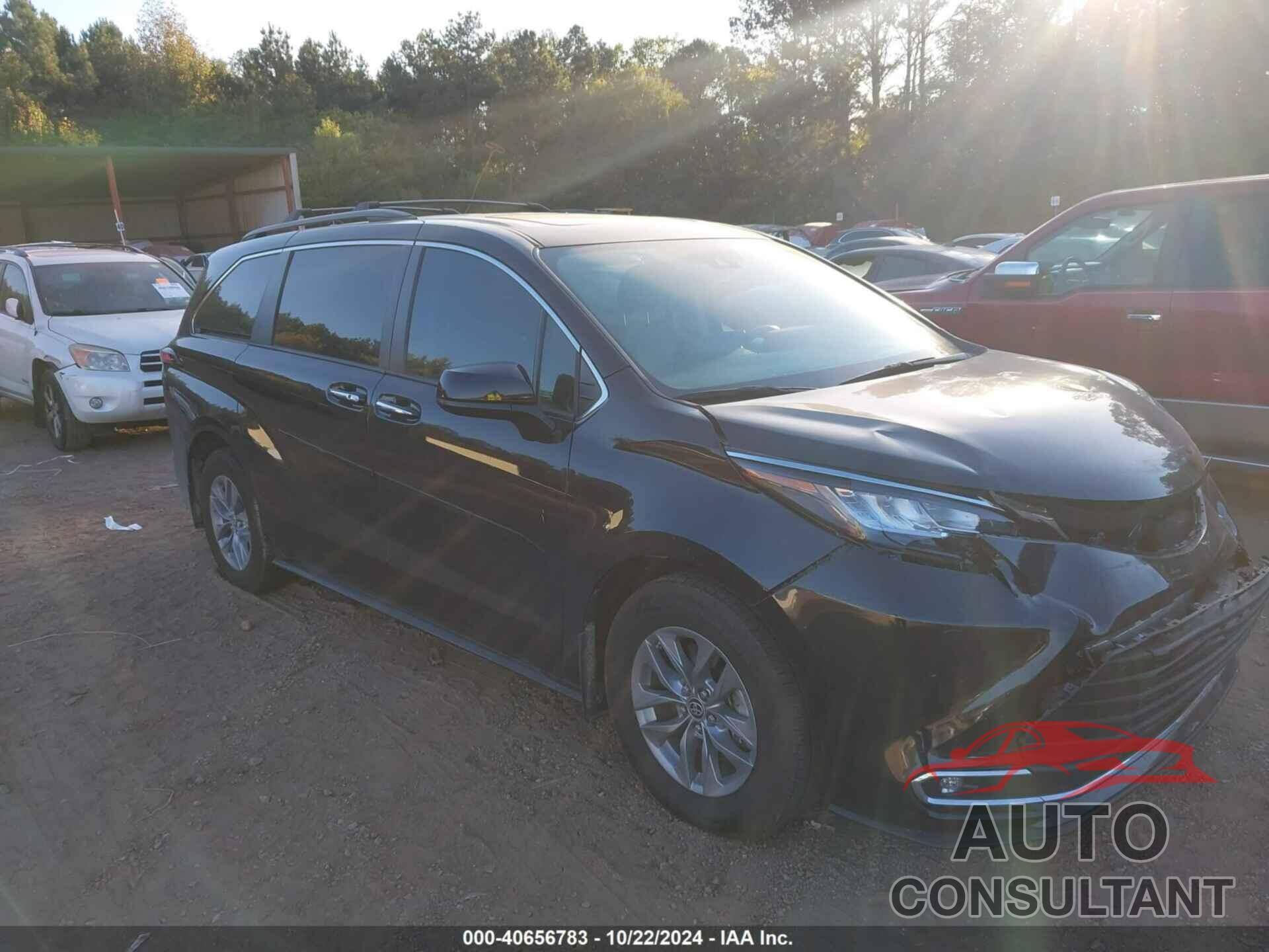 TOYOTA SIENNA 2022 - 5TDJRKEC5NS083292