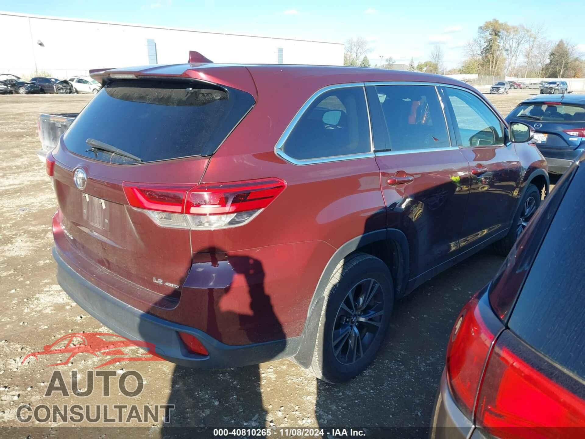 TOYOTA HIGHLANDER 2018 - 5TDBZRFH9JS841877