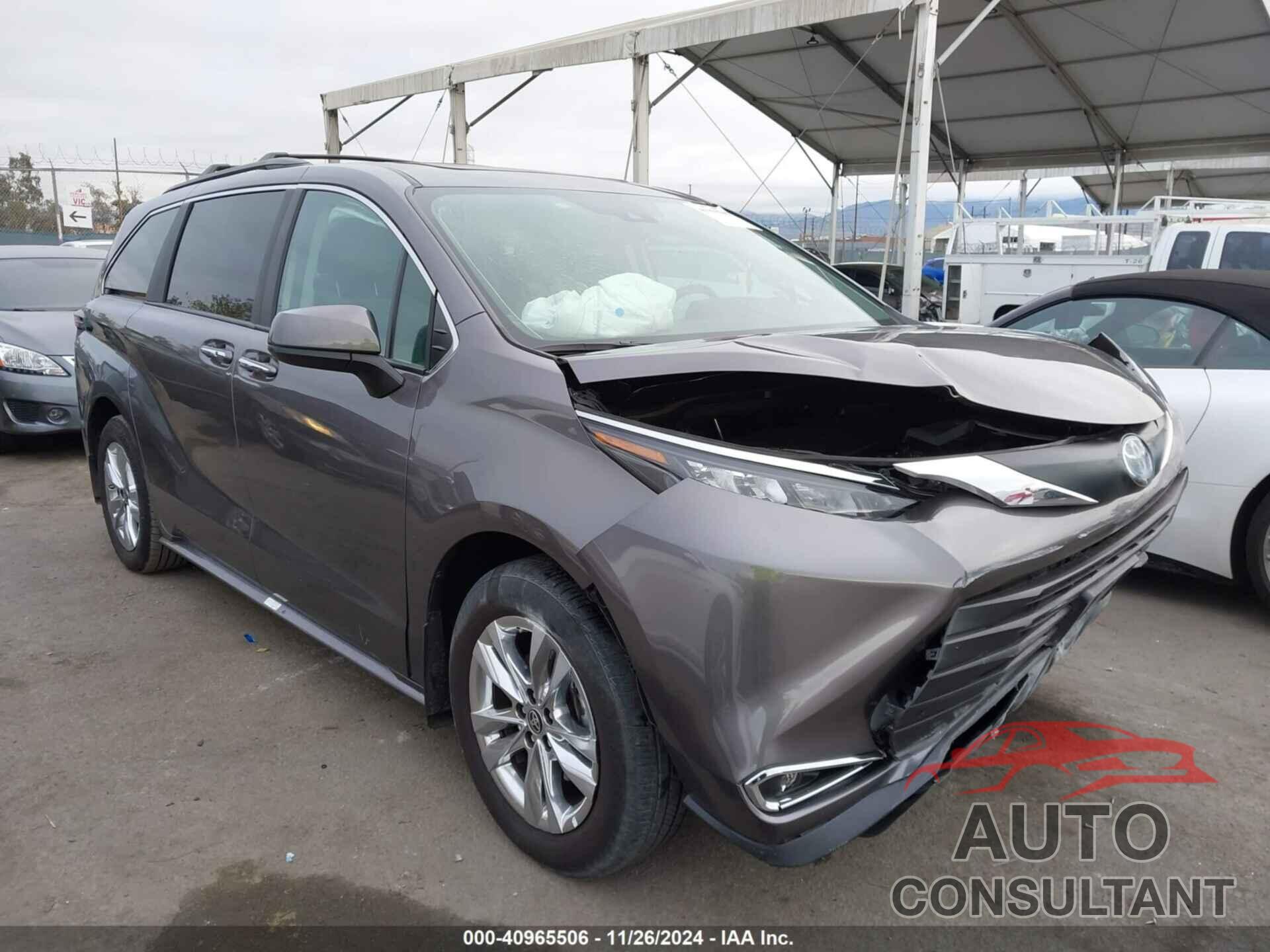 TOYOTA SIENNA 2024 - 5TDJRKEC1RS214644