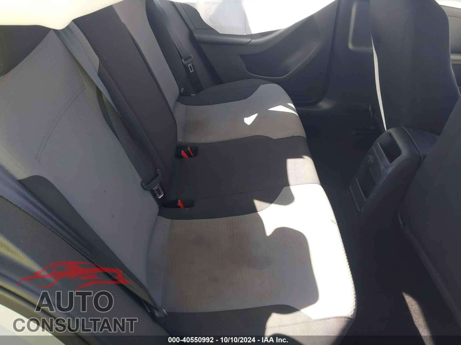 VOLKSWAGEN JETTA 2017 - 3VW2B7AJXHM388864