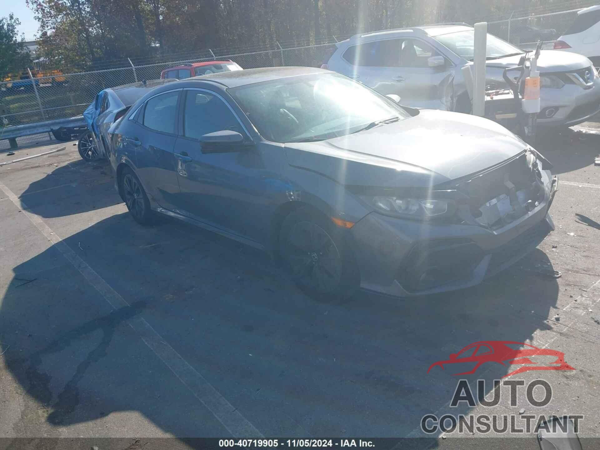 HONDA CIVIC 2018 - SHHFK7H76JU227354
