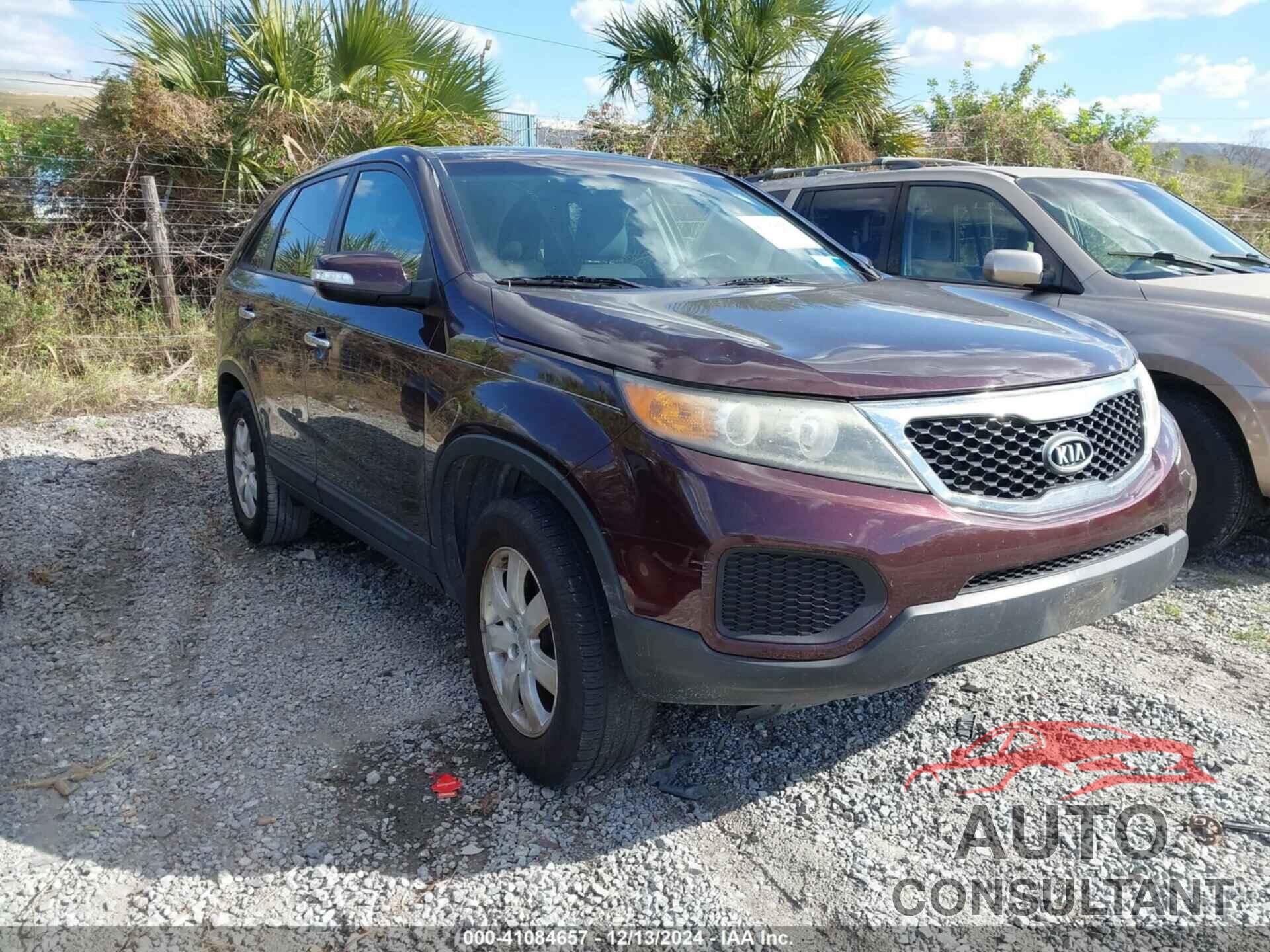 KIA SORENTO 2011 - 5XYKT3A10BG076596