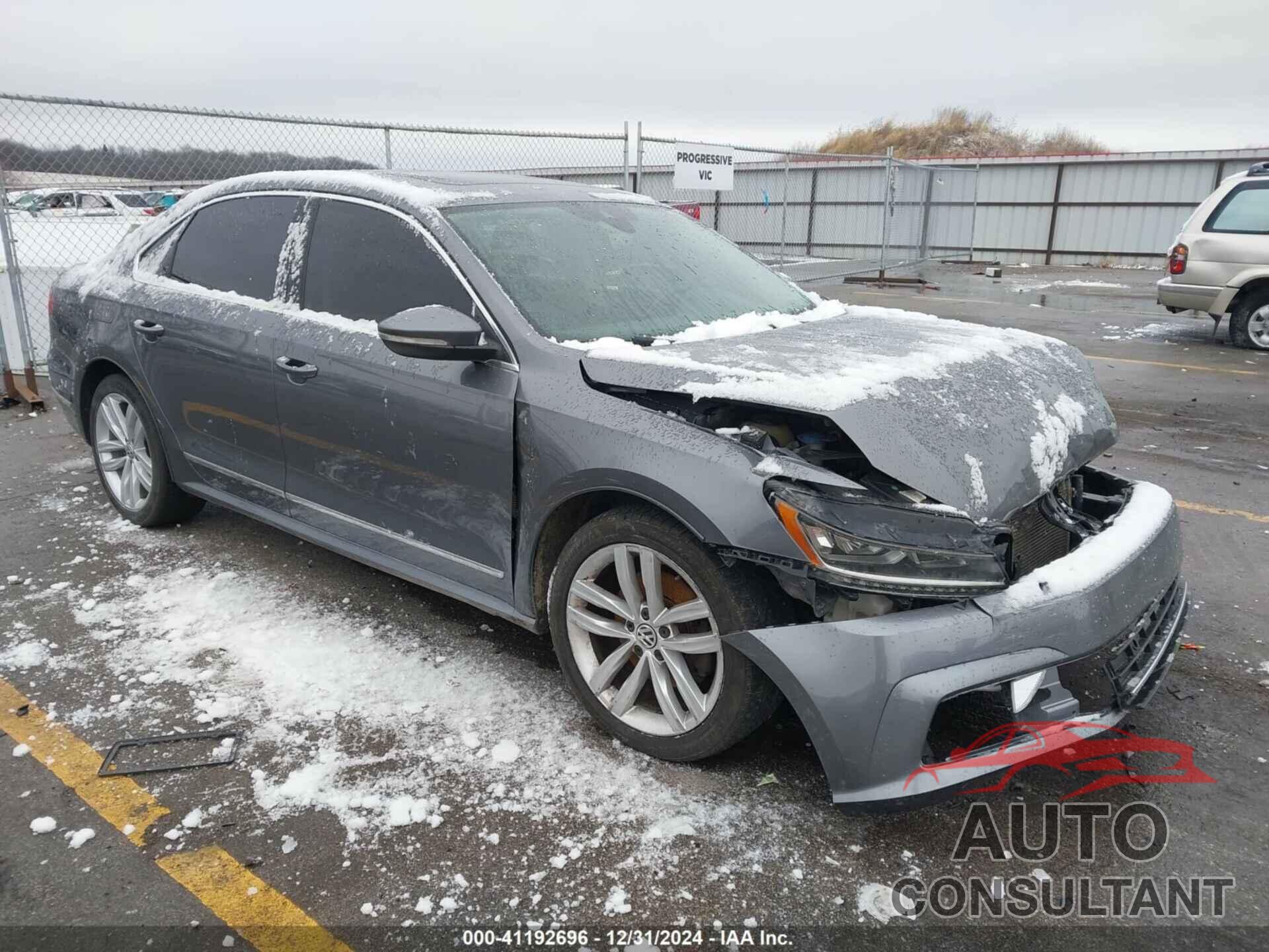 VOLKSWAGEN PASSAT 2018 - 1VWCA7A37JC007746