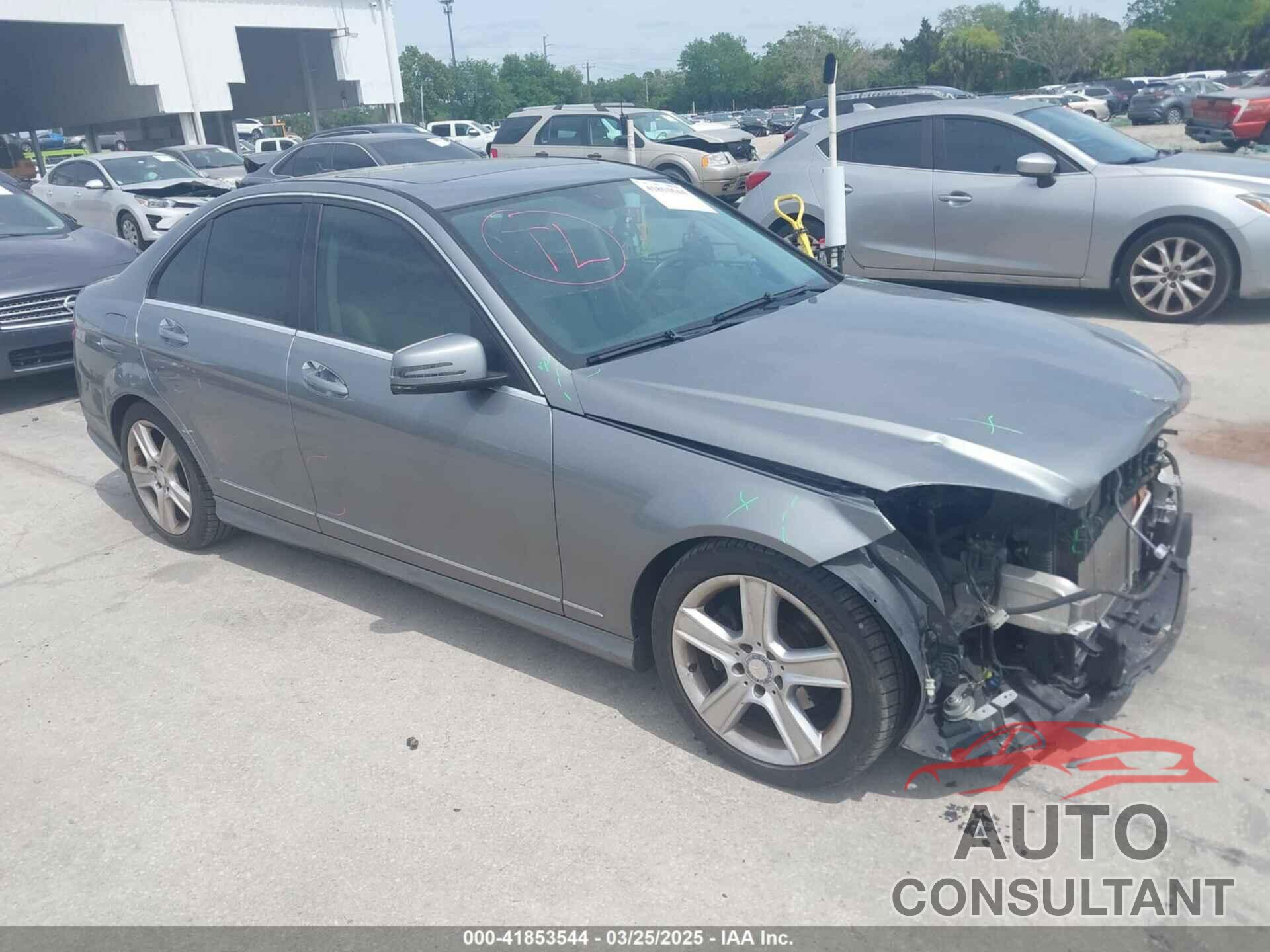 MERCEDES-BENZ C 300 2011 - WDDGF8BB7BR139640