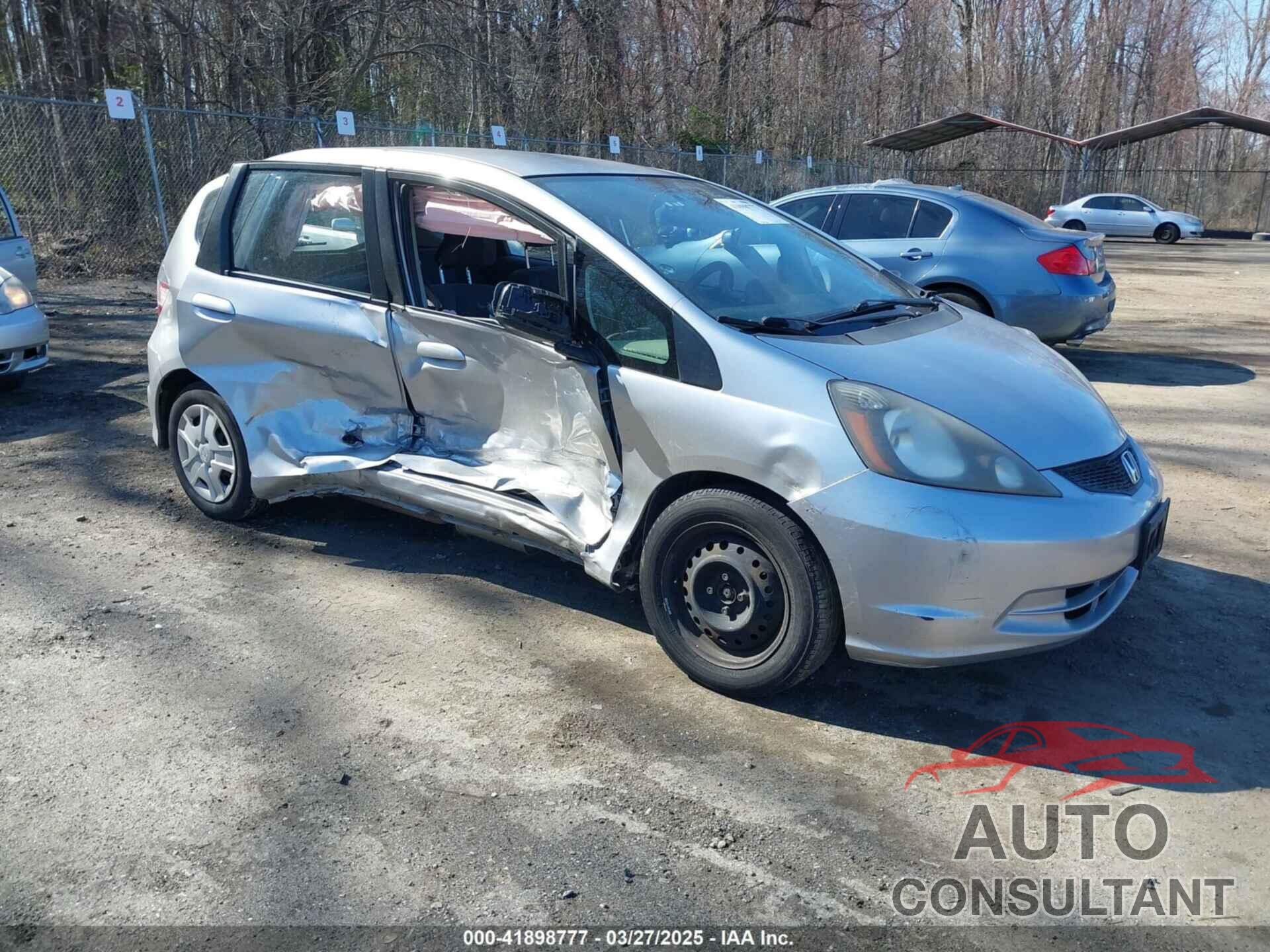 HONDA FIT 2013 - JHMGE8H38DC048569