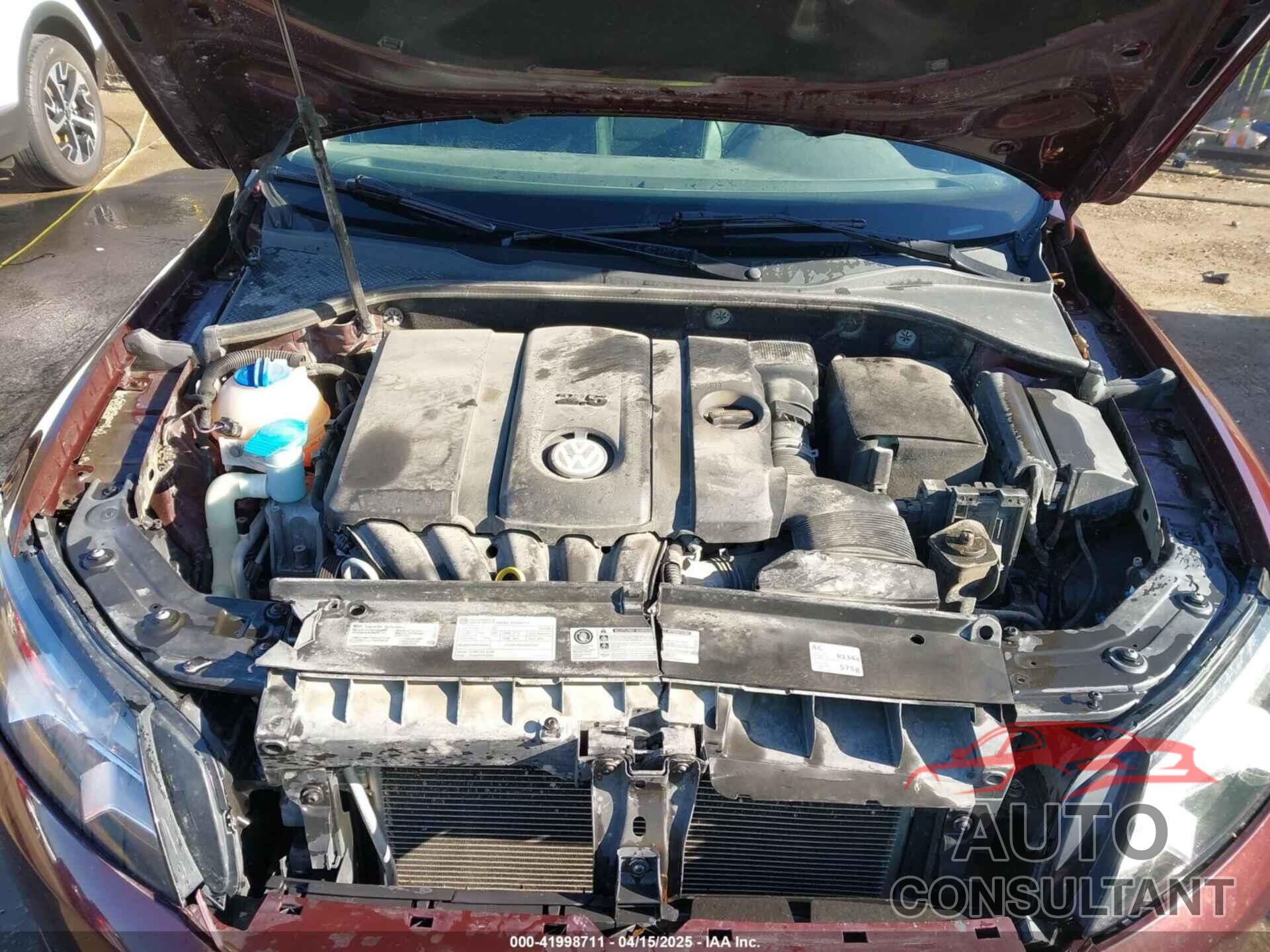 VOLKSWAGEN PASSAT 2014 - 1VWBH7A38EC015013