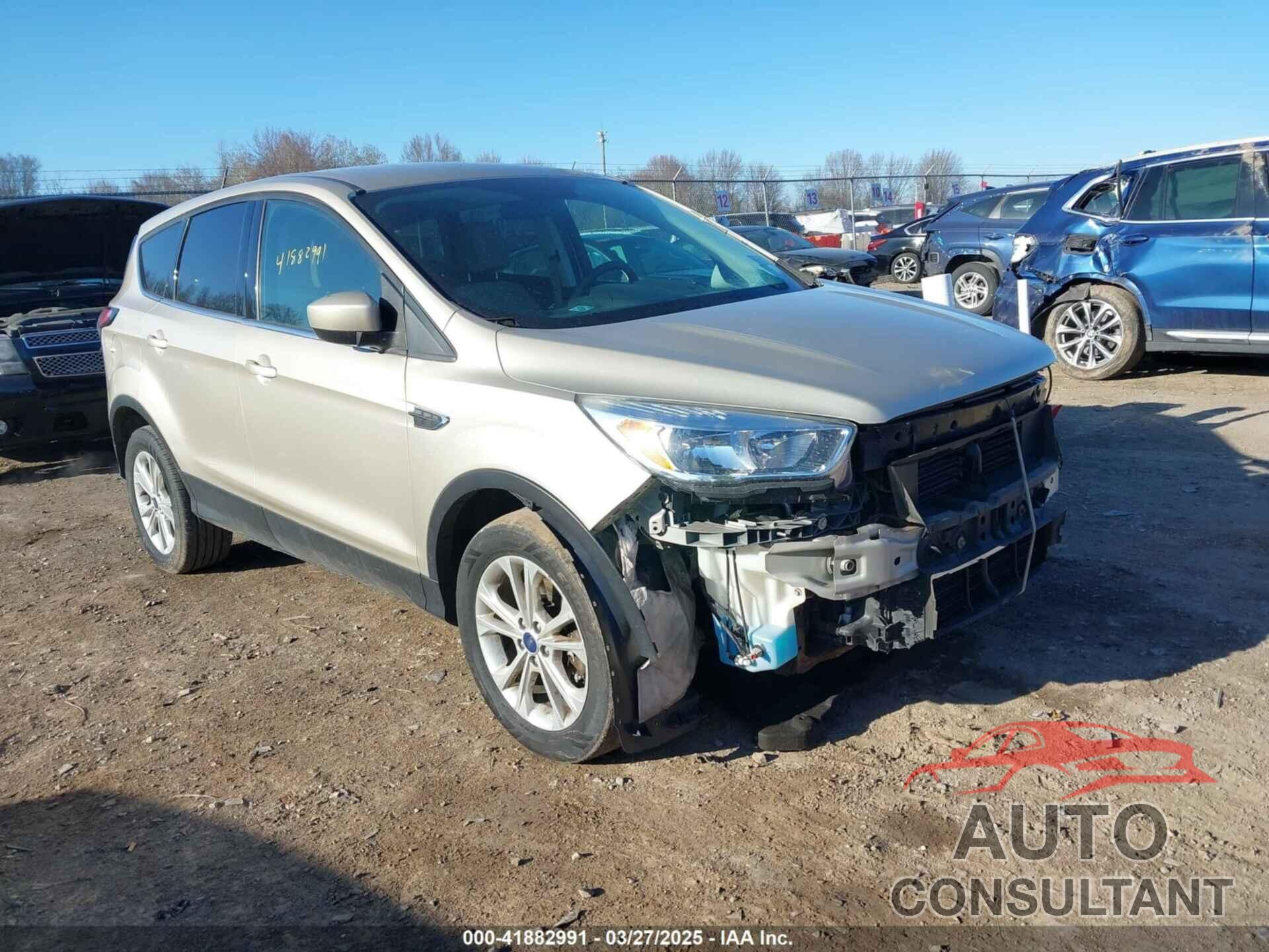 FORD ESCAPE 2017 - 1FMCU9GD1HUC62561