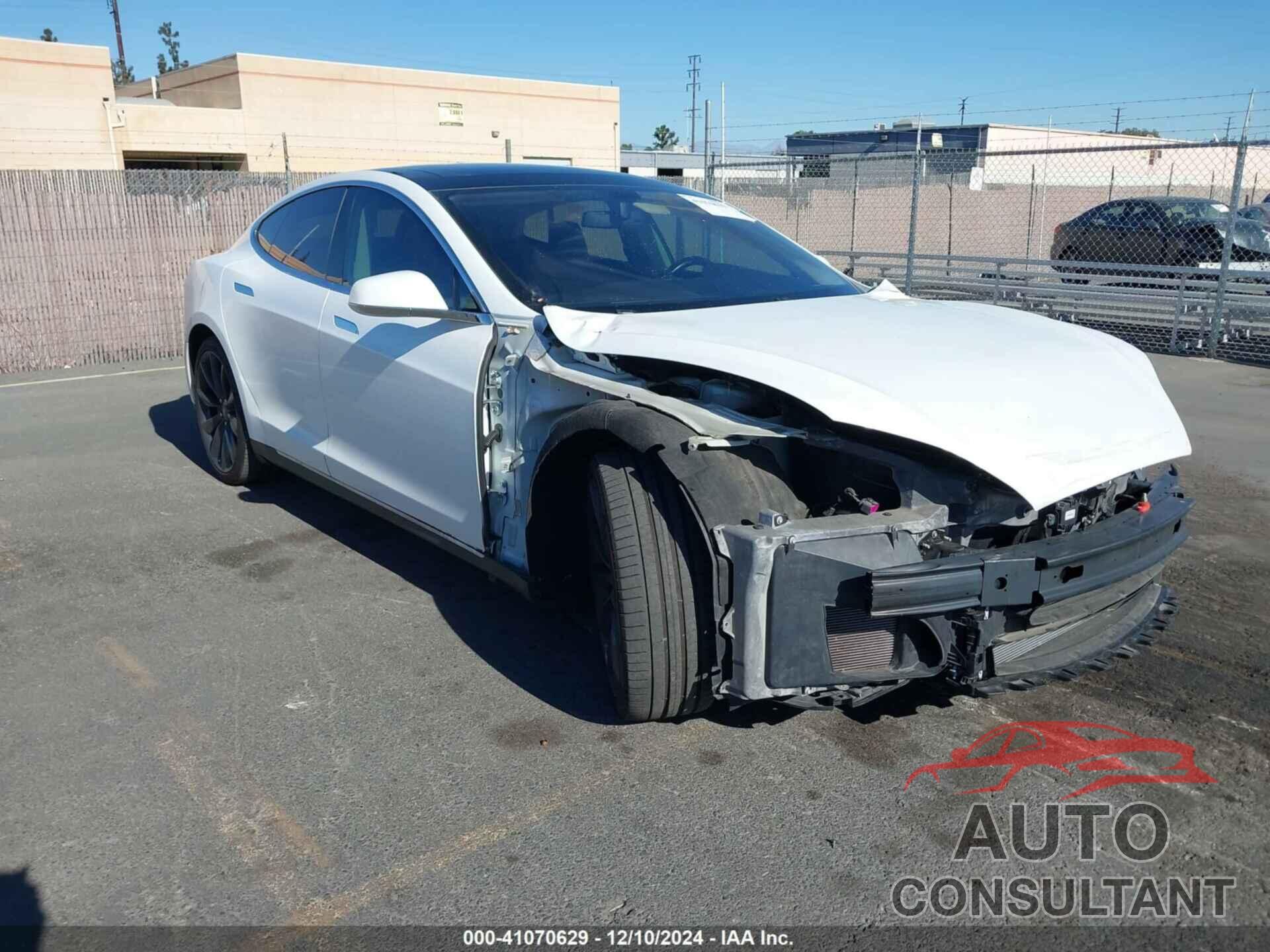 TESLA MODEL S 2014 - 5YJSA1H19EFP31852