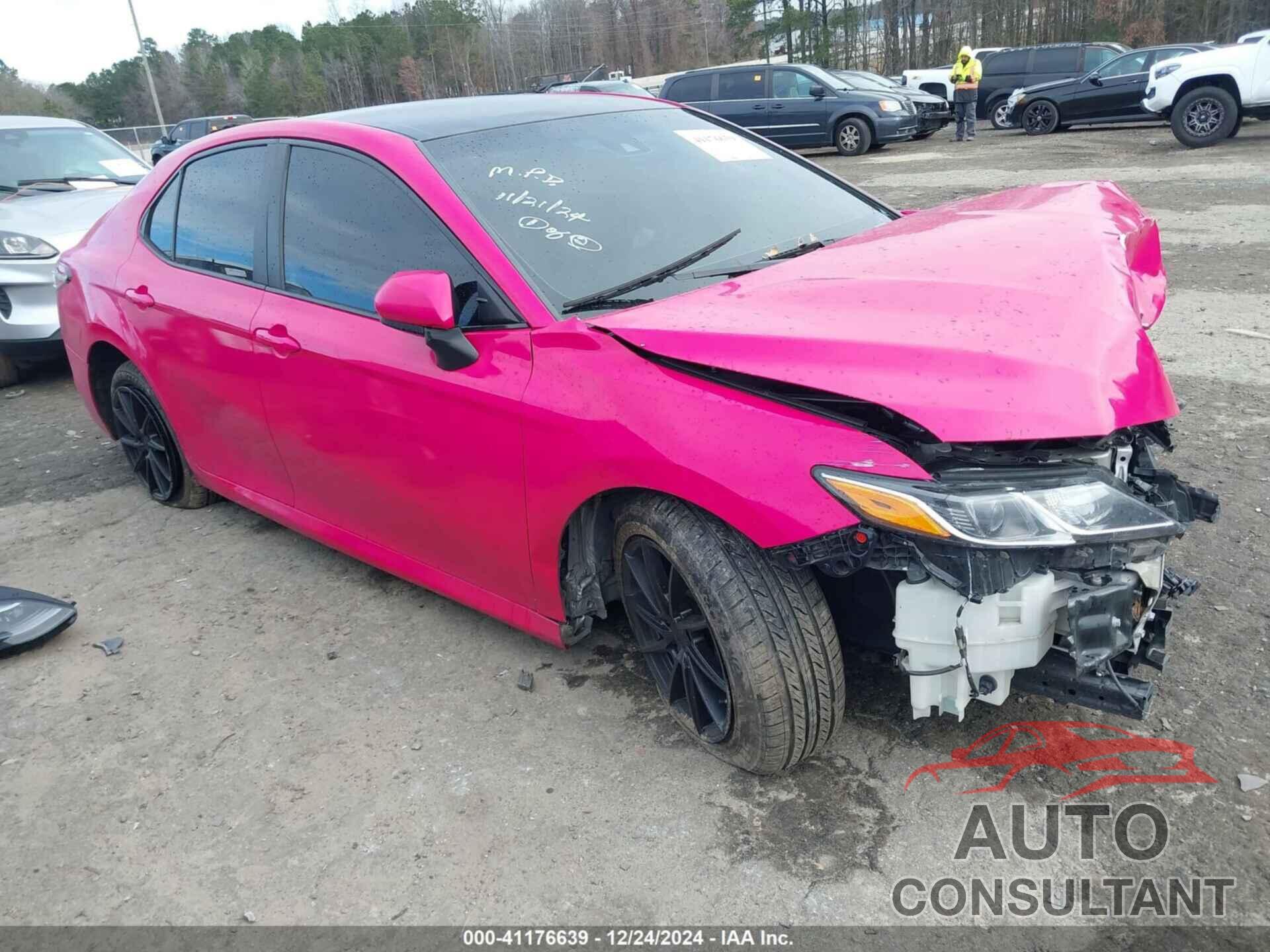 TOYOTA CAMRY 2018 - 4T1B11HK3JU079865