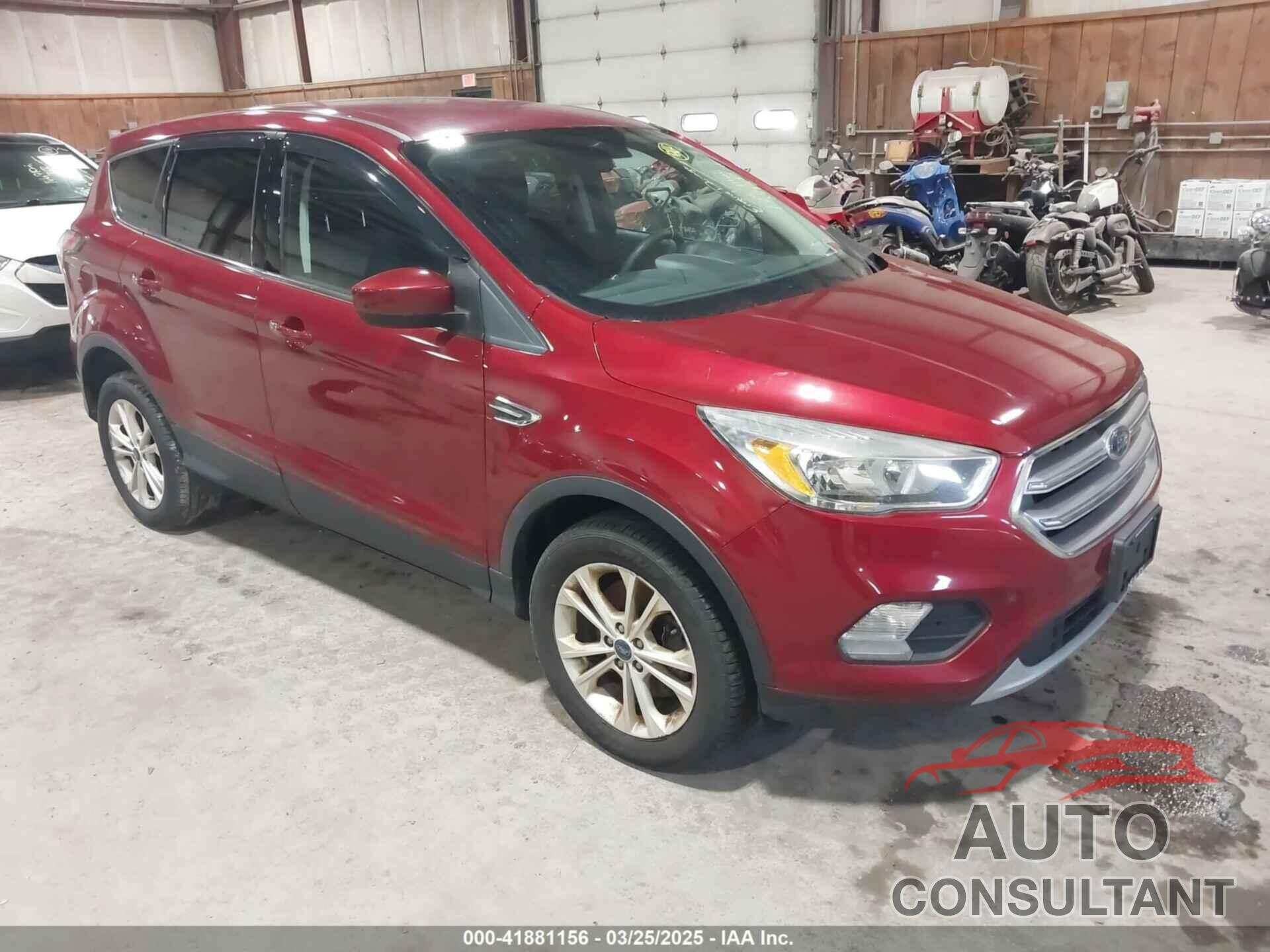 FORD ESCAPE 2017 - 1FMCU9G94HUA08418
