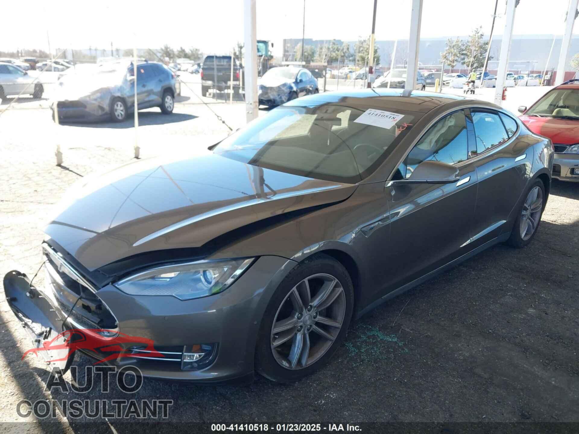 TESLA MODEL S 2015 - 5YJSA1E28FF120273