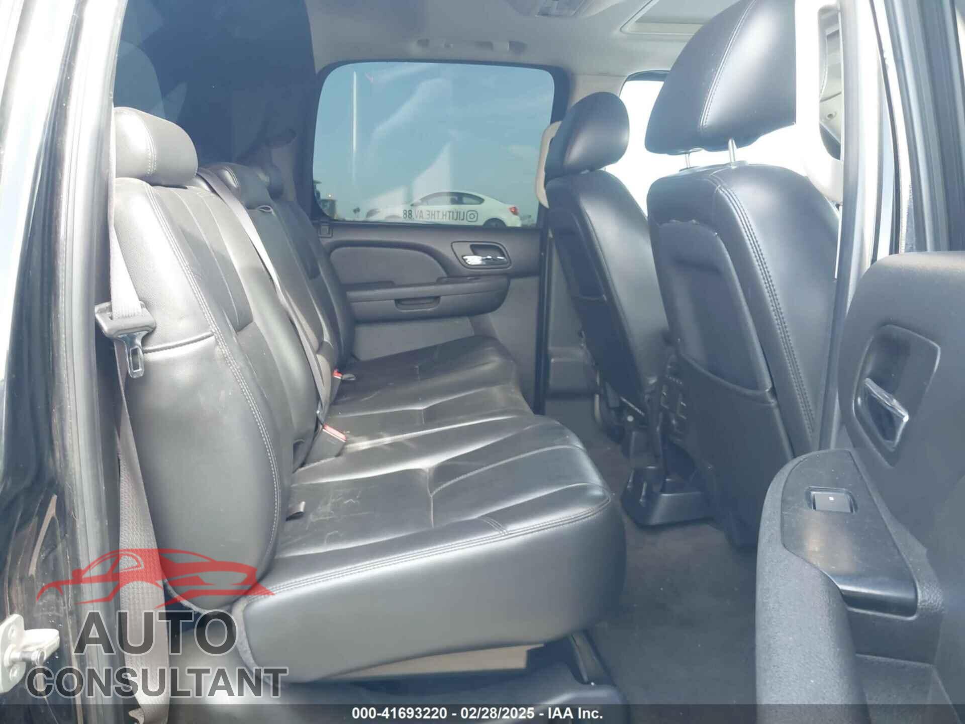 CHEVROLET AVALANCHE 1500 2011 - 3GNMCFE05BG140362
