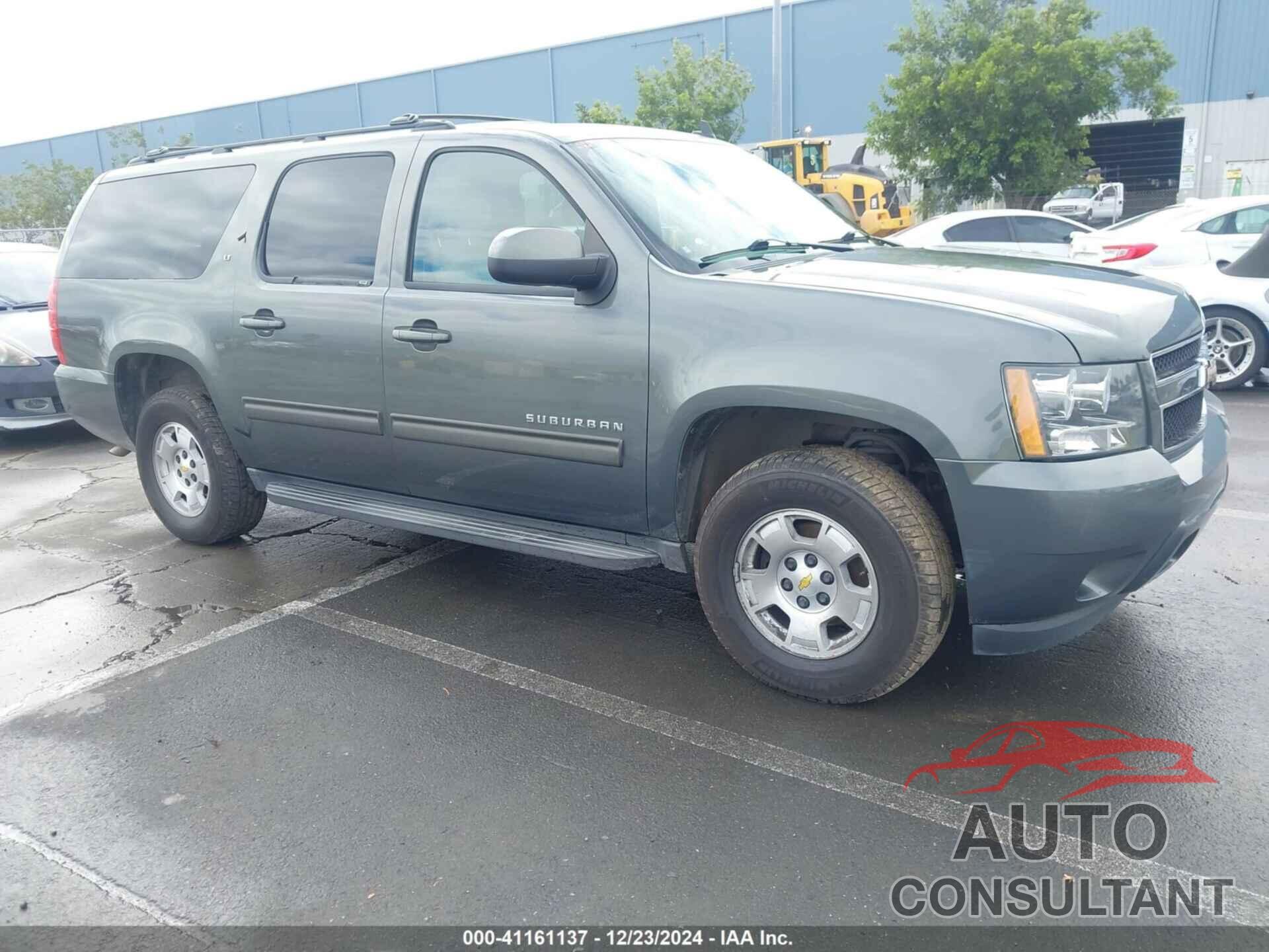 CHEVROLET SUBURBAN 1500 2011 - 1GNSCJE05BR164719