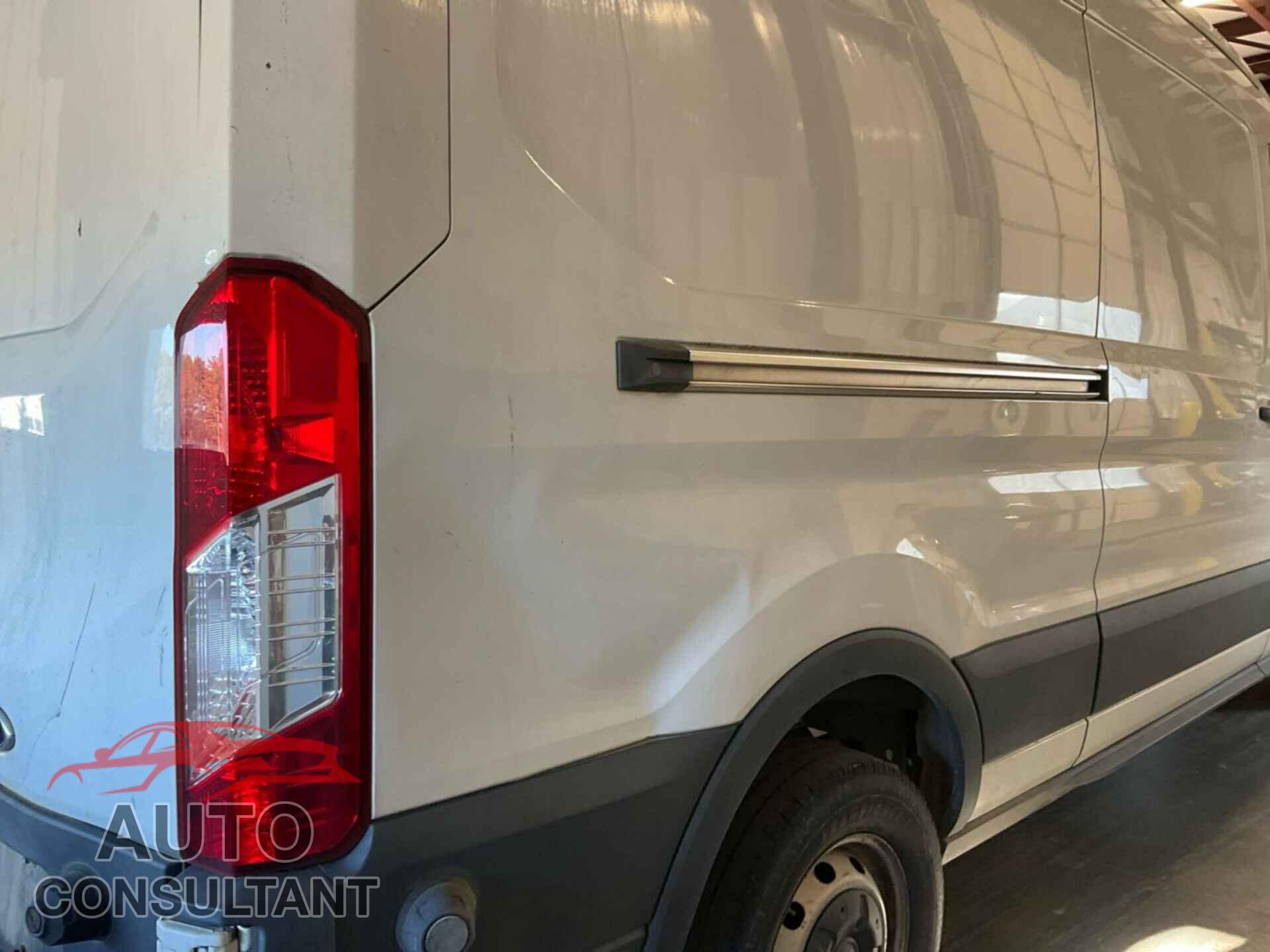 FORD TRANSIT 2017 - 1FTYR2CMXHKA03216