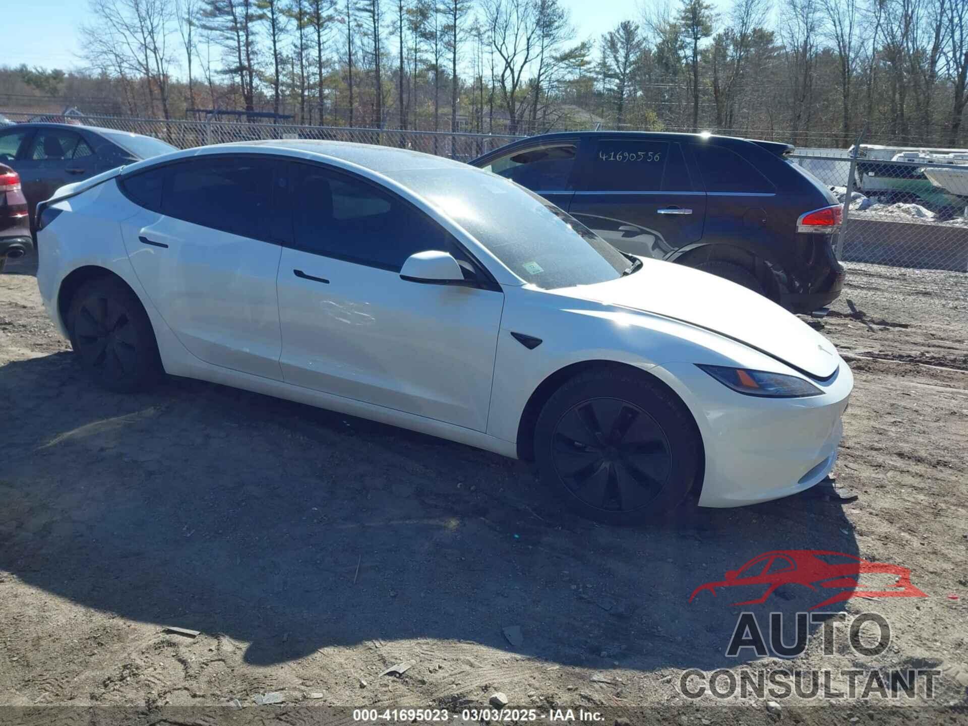TESLA MODEL 3 2025 - 5YJ3E1EB4SF914979