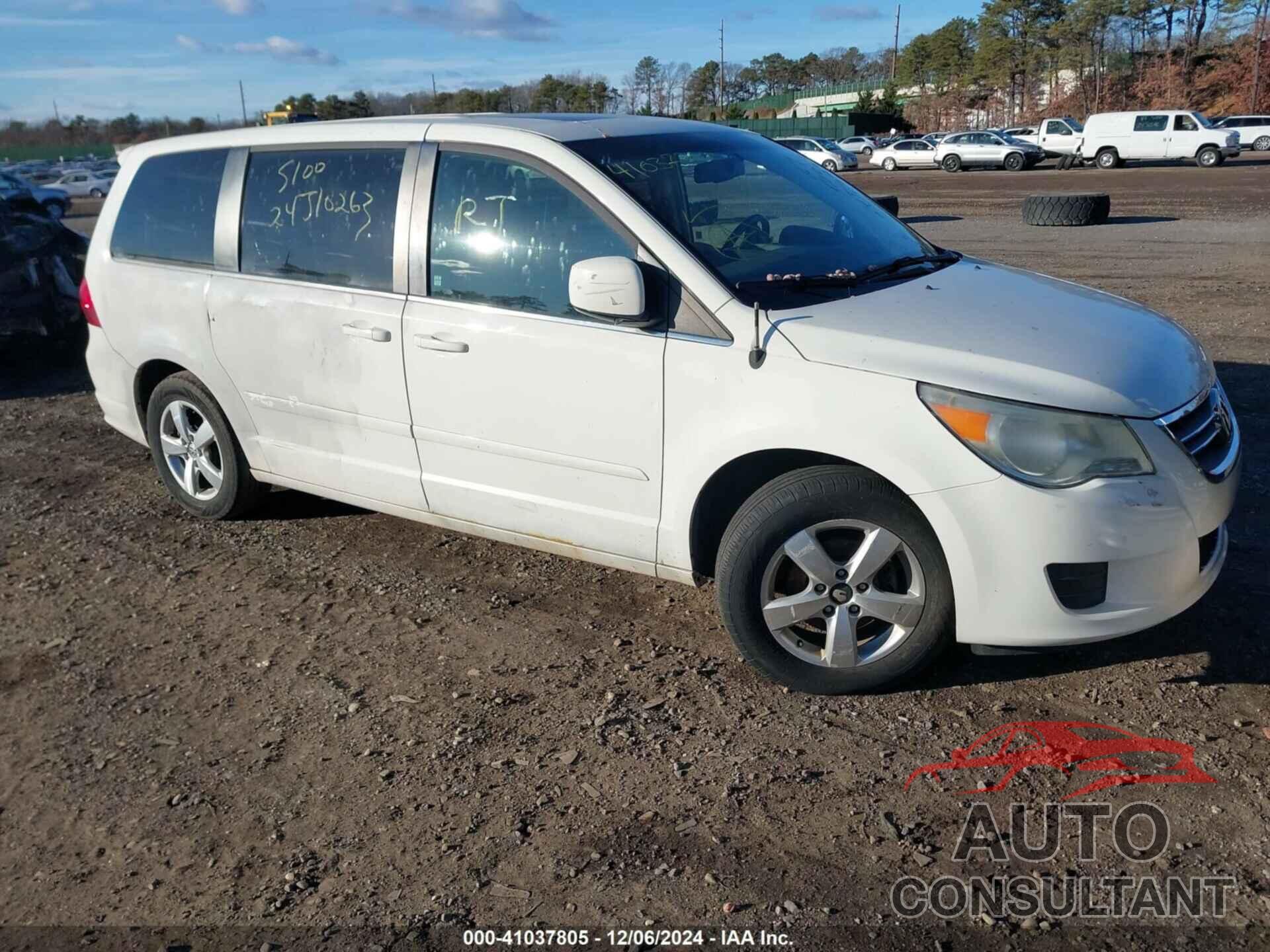 VOLKSWAGEN ROUTAN 2010 - 2V4RW5DX7AR195408