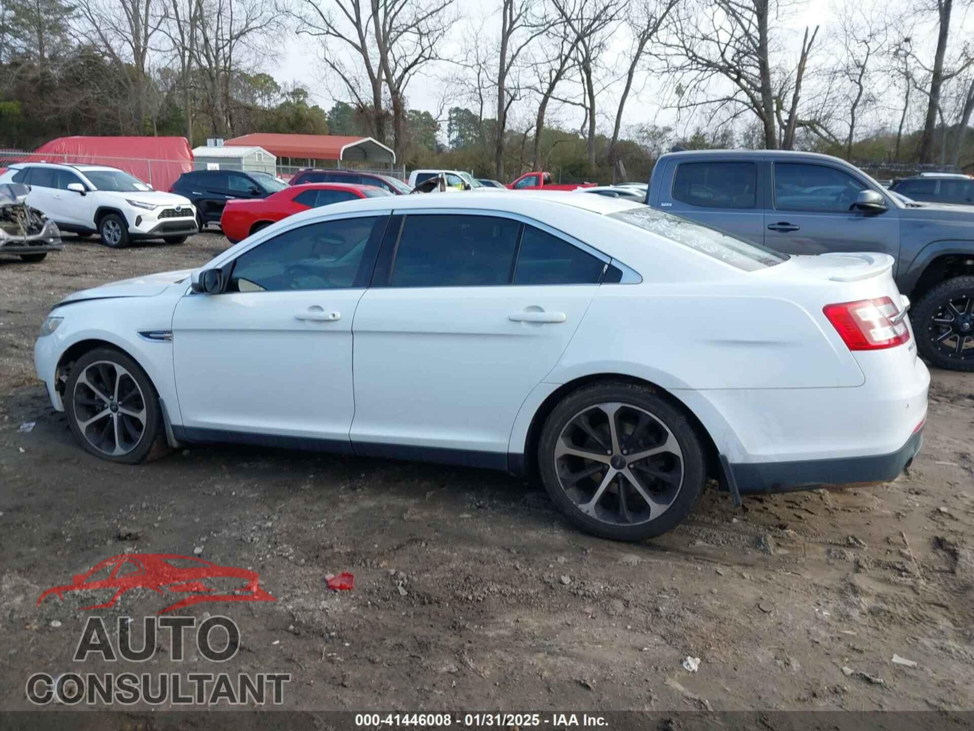 FORD TAURUS 2015 - 1FAHP2E82FG174361