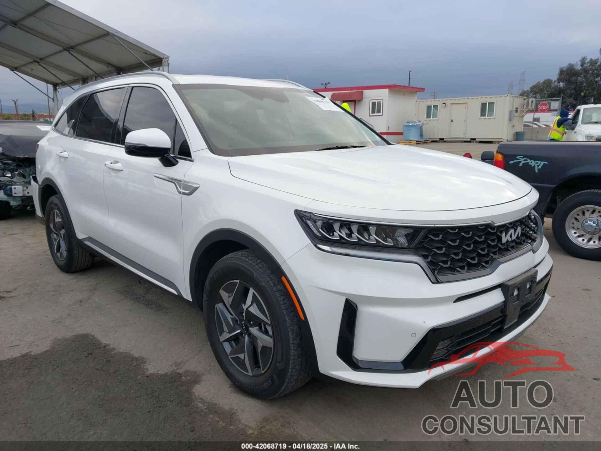 KIA SORENTO HYBRID 2023 - KNDRH4LG1P5223144