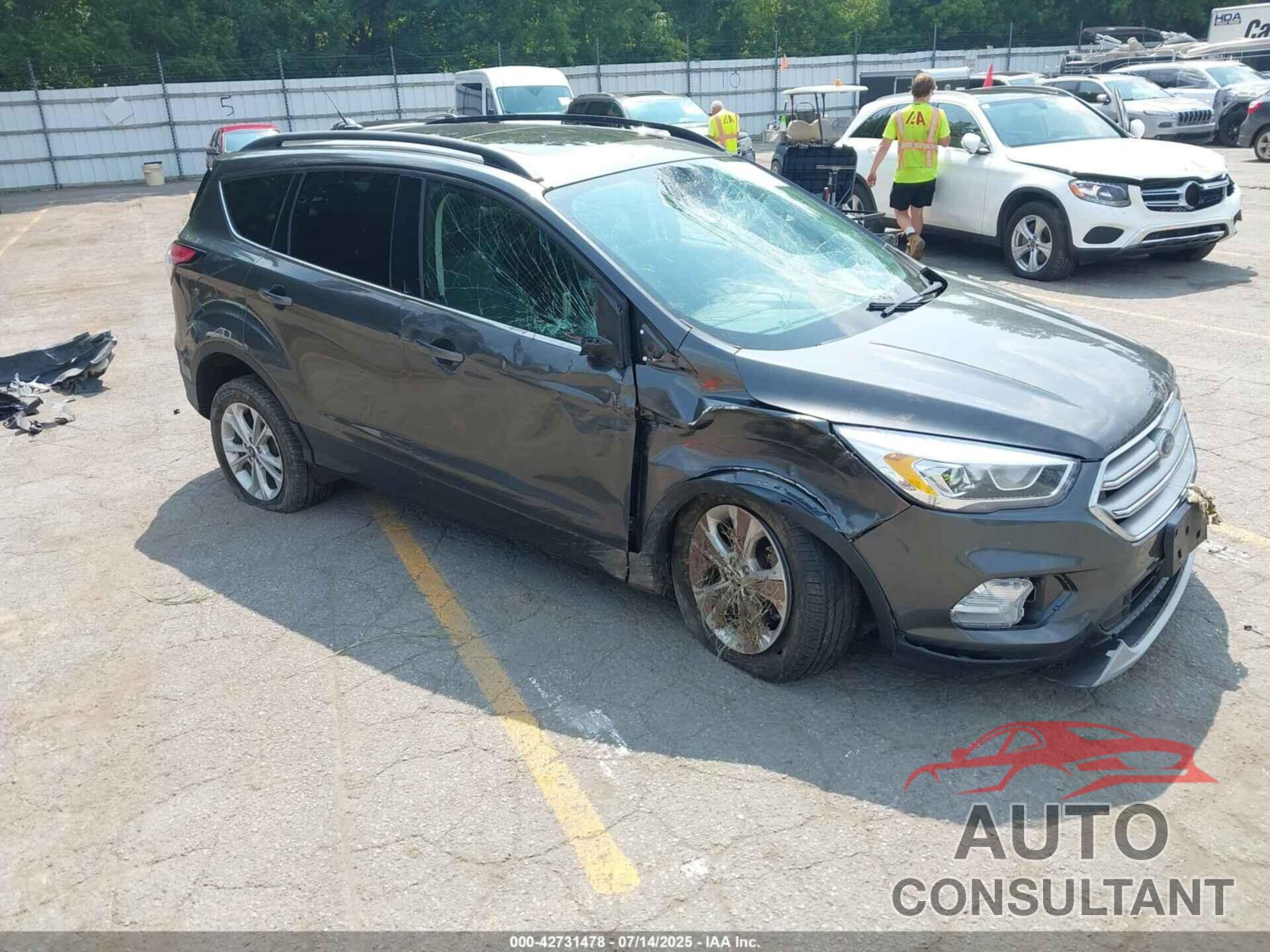 FORD ESCAPE 2017 - 1FMCU9GD7HUC39818