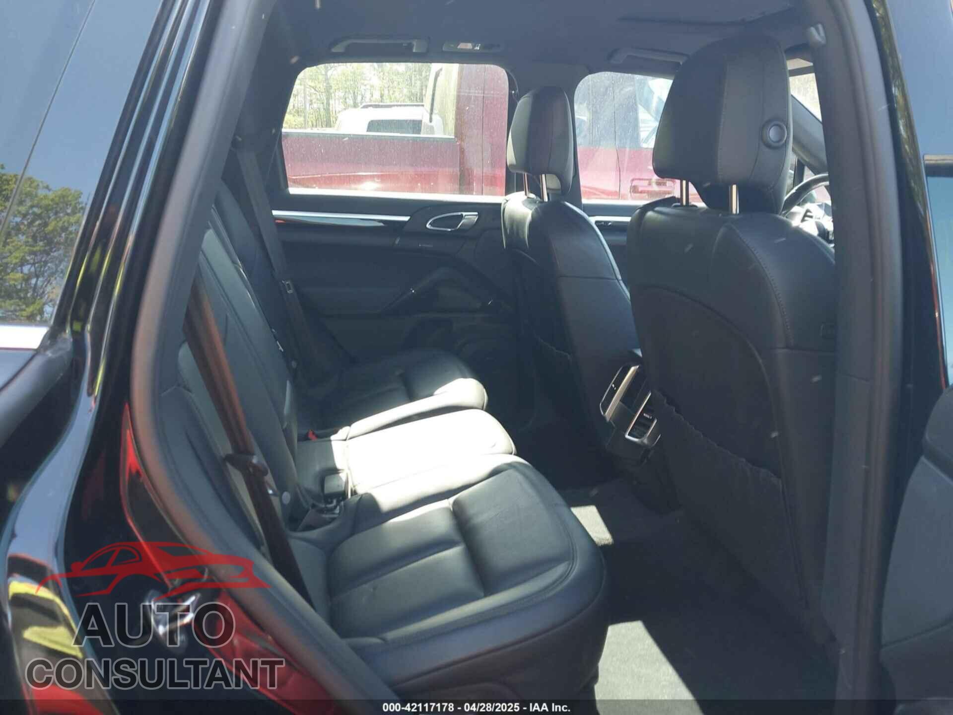 PORSCHE CAYENNE 2016 - WP1AA2A23GLA04144